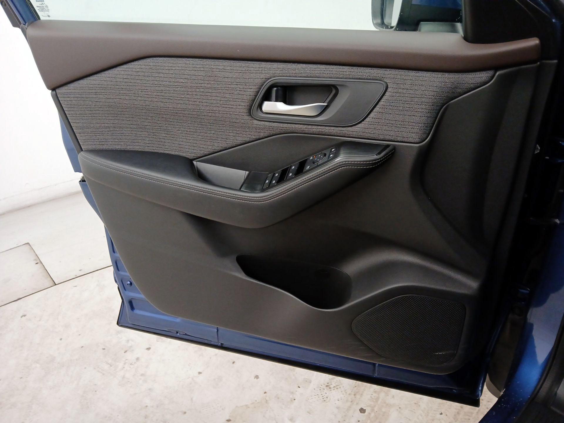 Thumbnail: 2021 Nissan Rogue - 12