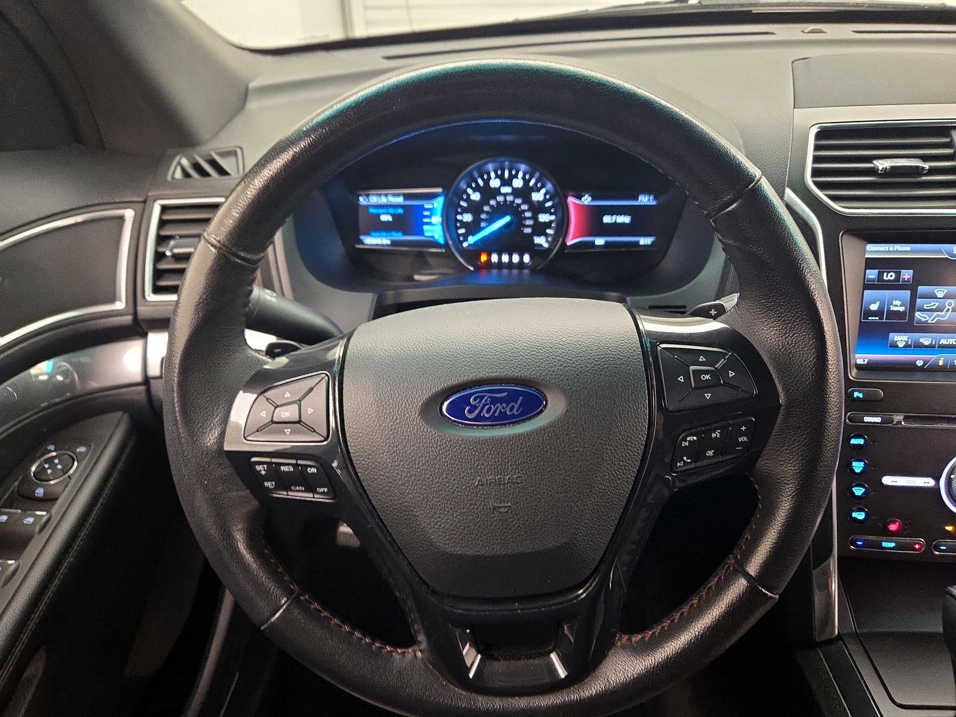Thumbnail: 2016 Ford Explorer - 10