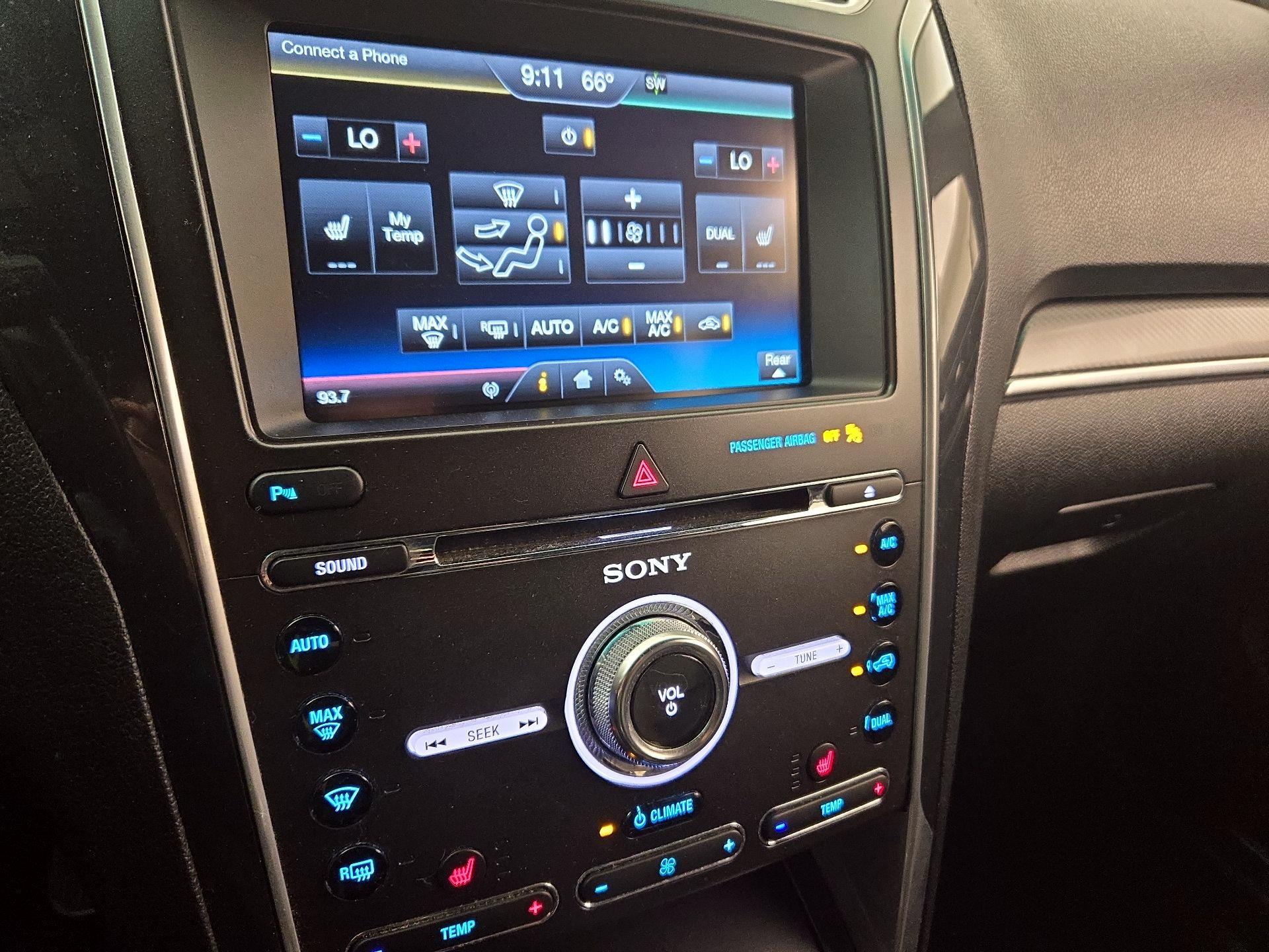 Thumbnail: 2016 Ford Explorer - 15