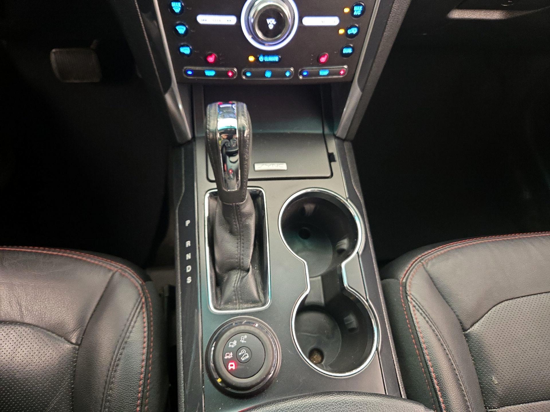 Thumbnail: 2016 Ford Explorer - 16