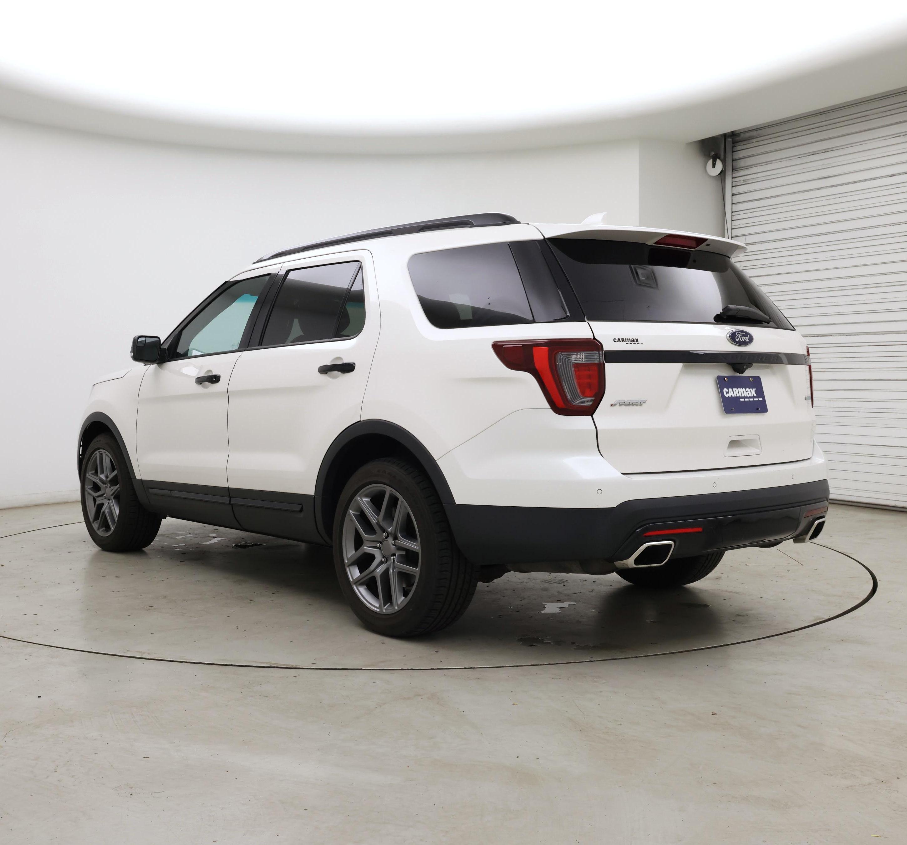 Thumbnail: 2016 Ford Explorer - 2