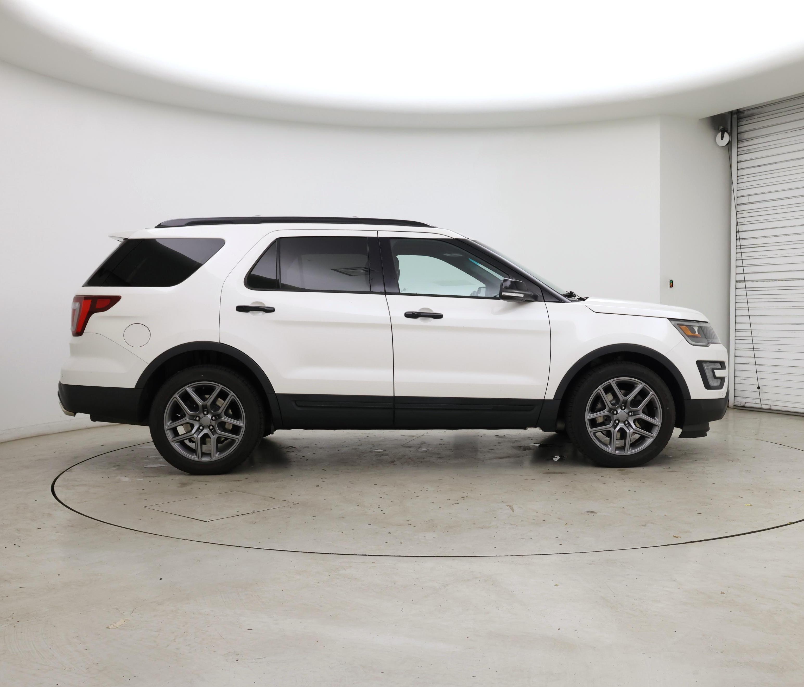 Thumbnail: 2016 Ford Explorer - 7
