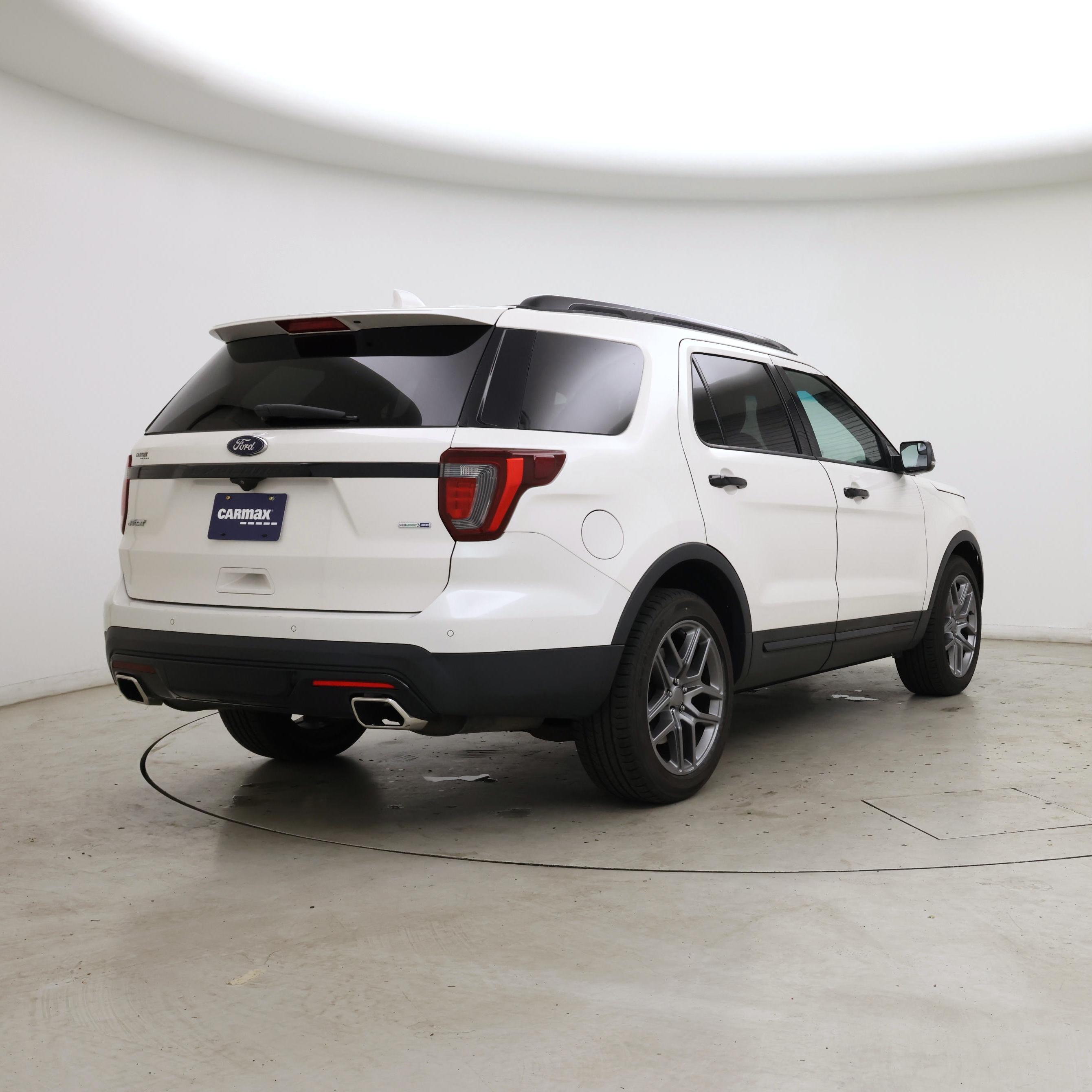Thumbnail: 2016 Ford Explorer - 8