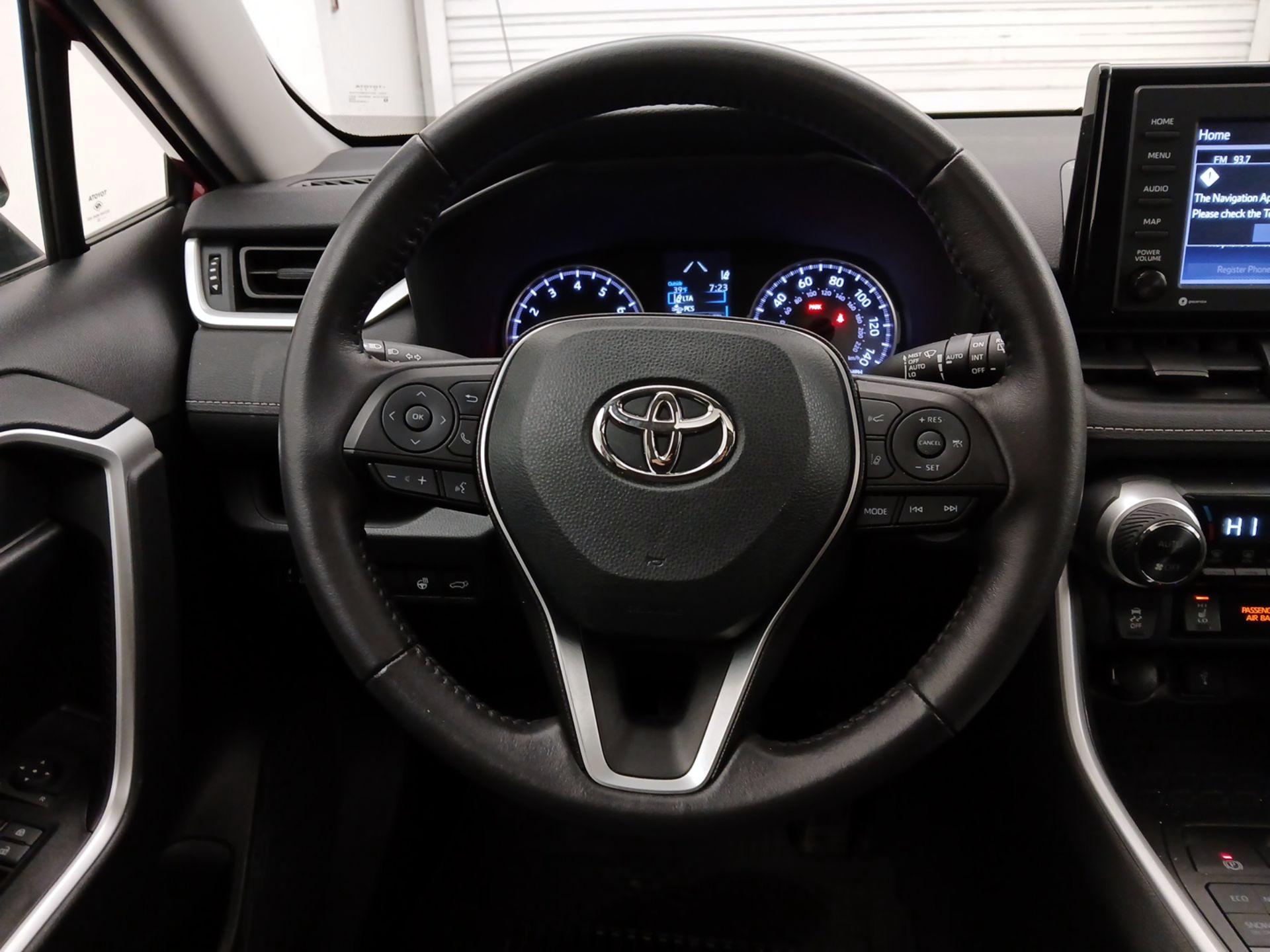 Thumbnail: 2022 Toyota RAV4 - 10