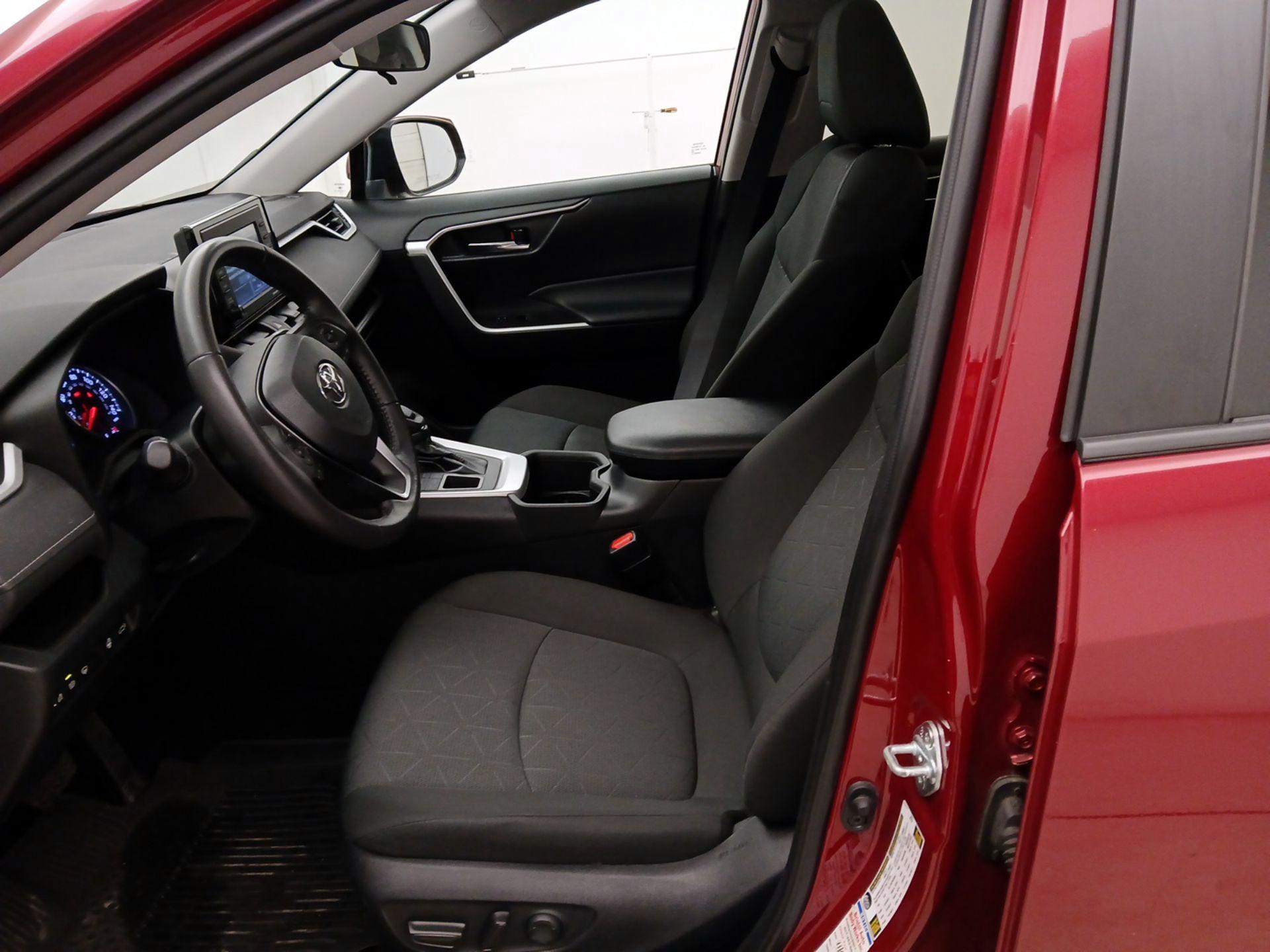 Thumbnail: 2022 Toyota RAV4 - 11