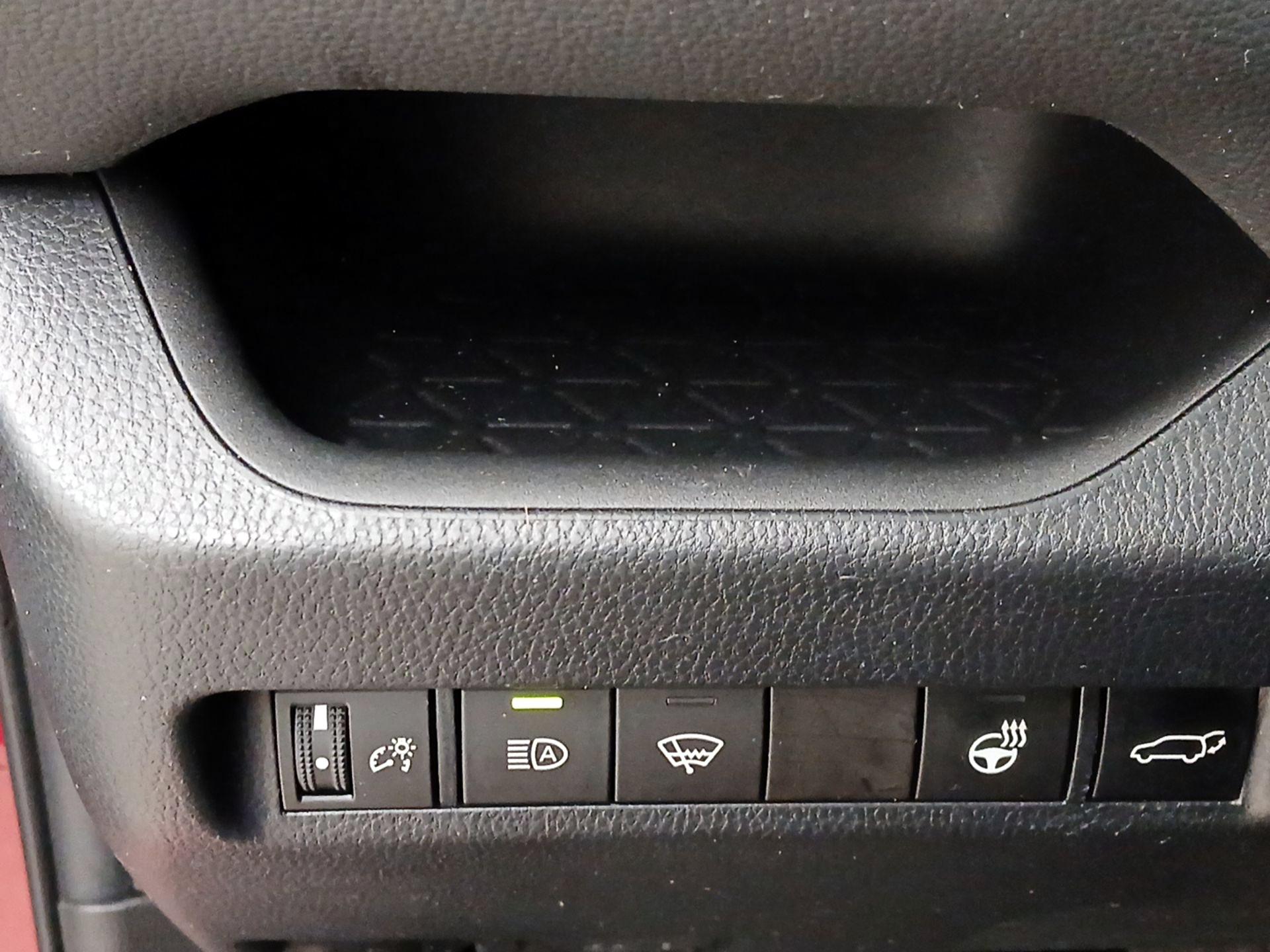 Thumbnail: 2022 Toyota RAV4 - 13