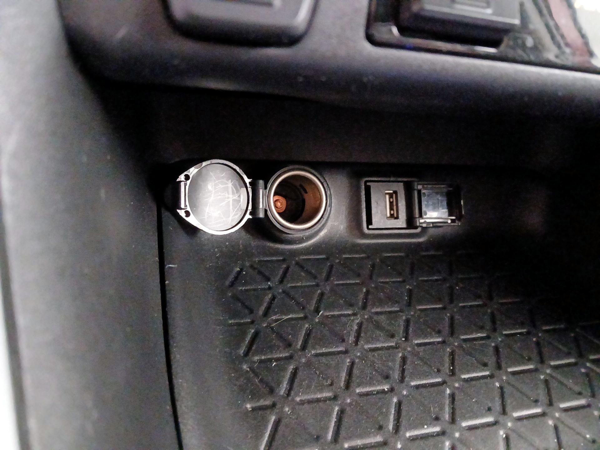 Thumbnail: 2022 Toyota RAV4 - 19