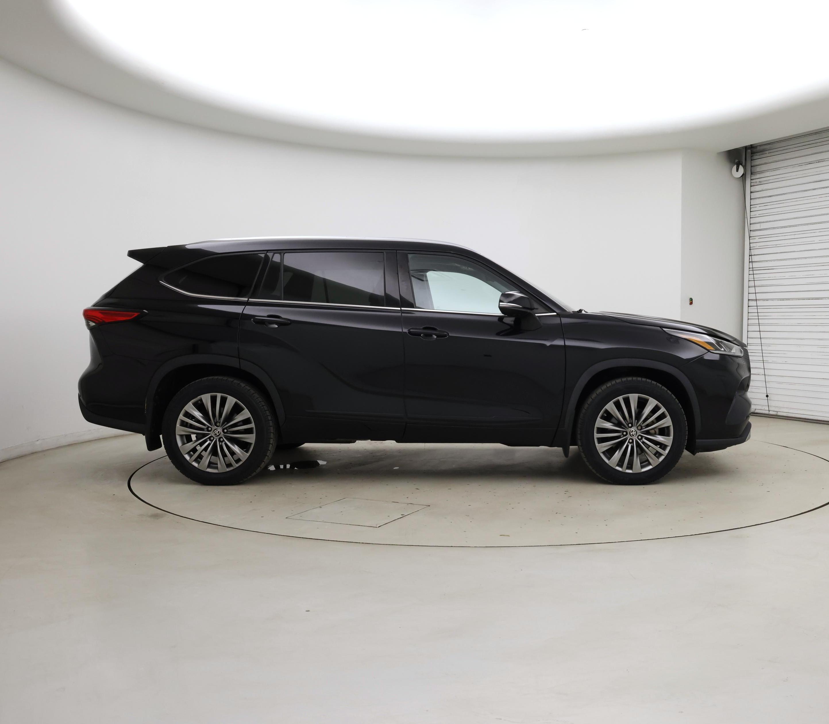 Thumbnail: 2021 Toyota Highlander - 7