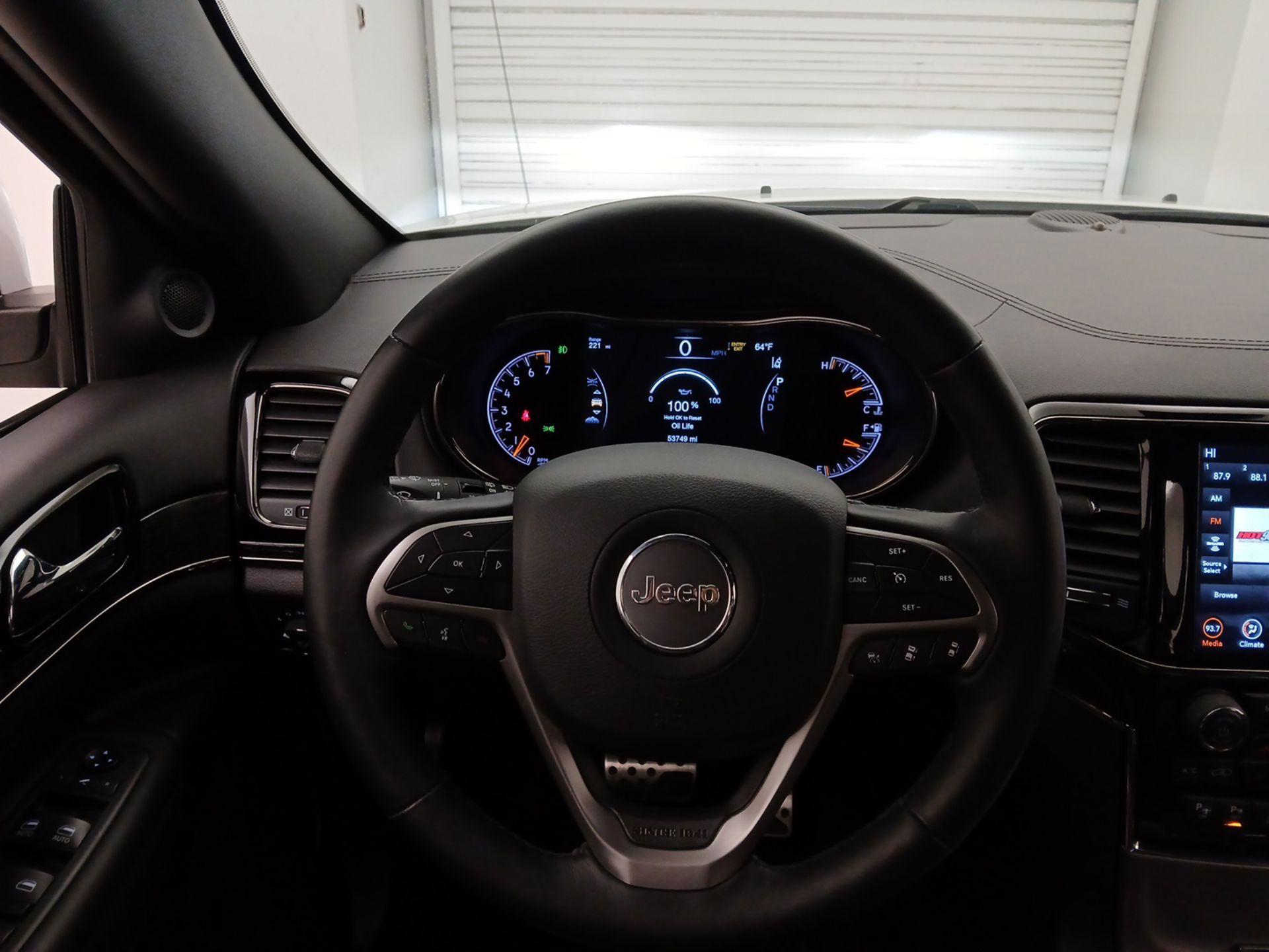 Thumbnail: 2020 Jeep Grand Cherokee - 10