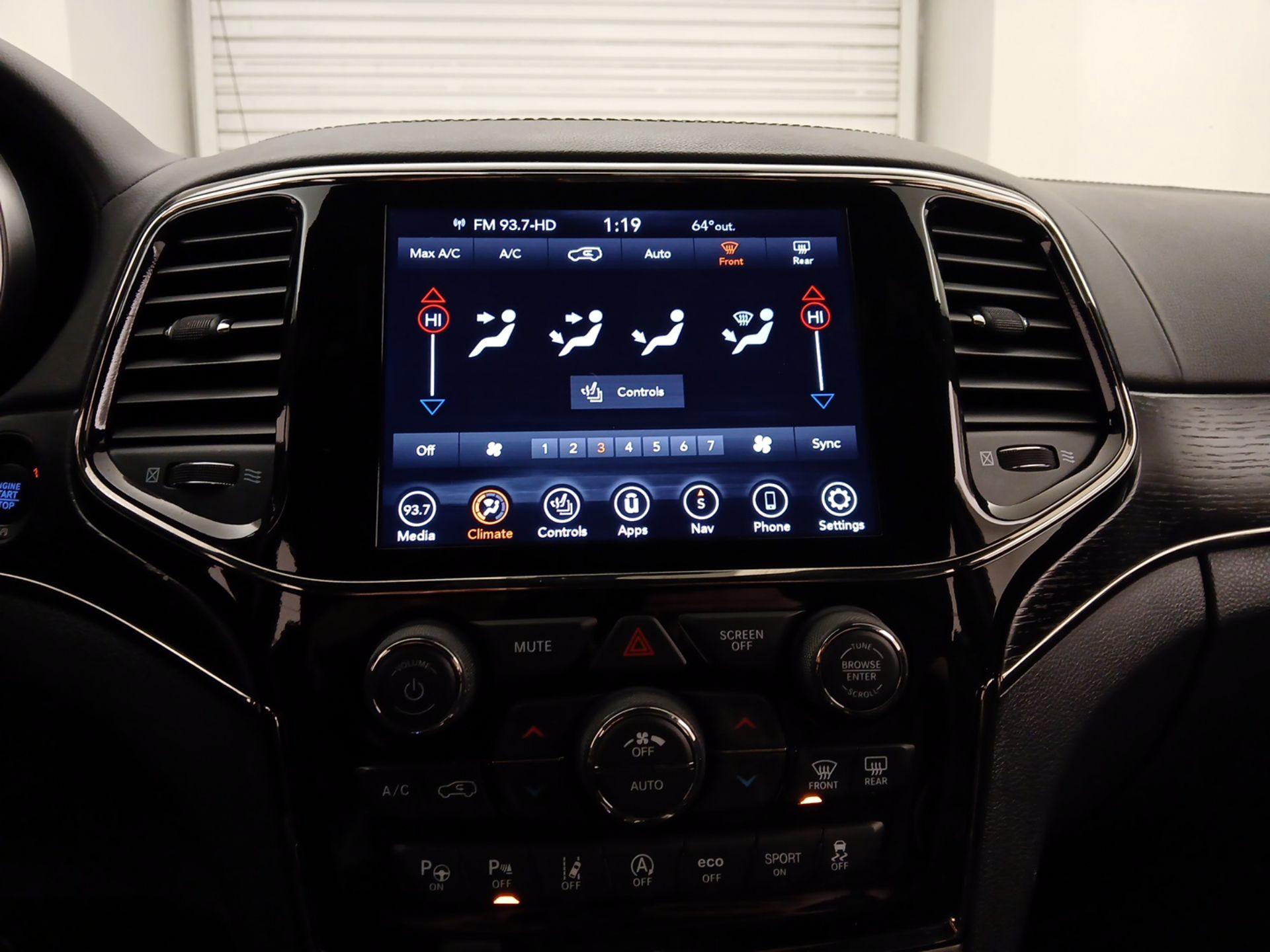 Thumbnail: 2020 Jeep Grand Cherokee - 17