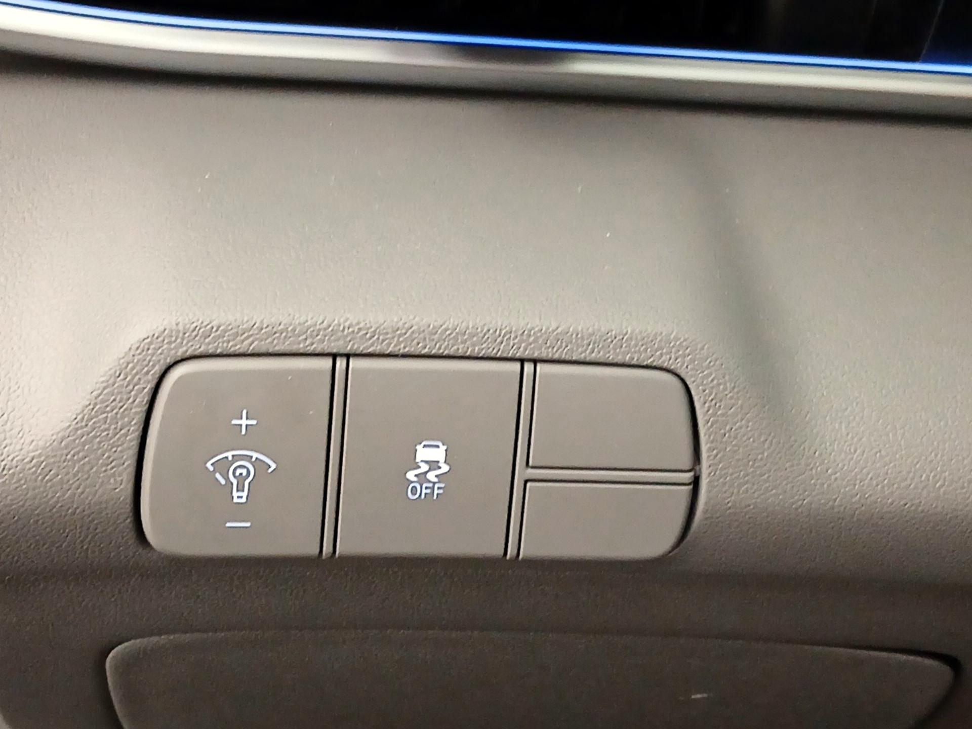 Thumbnail: 2024 Hyundai Elantra - 13