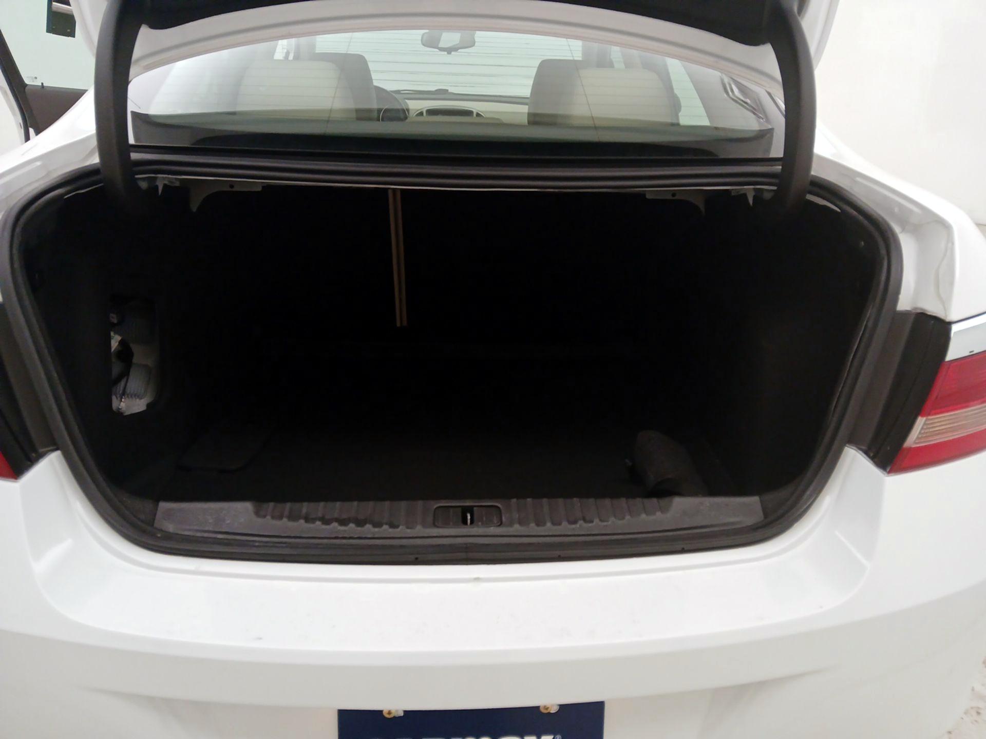 Thumbnail: 2016 Buick Verano - 20