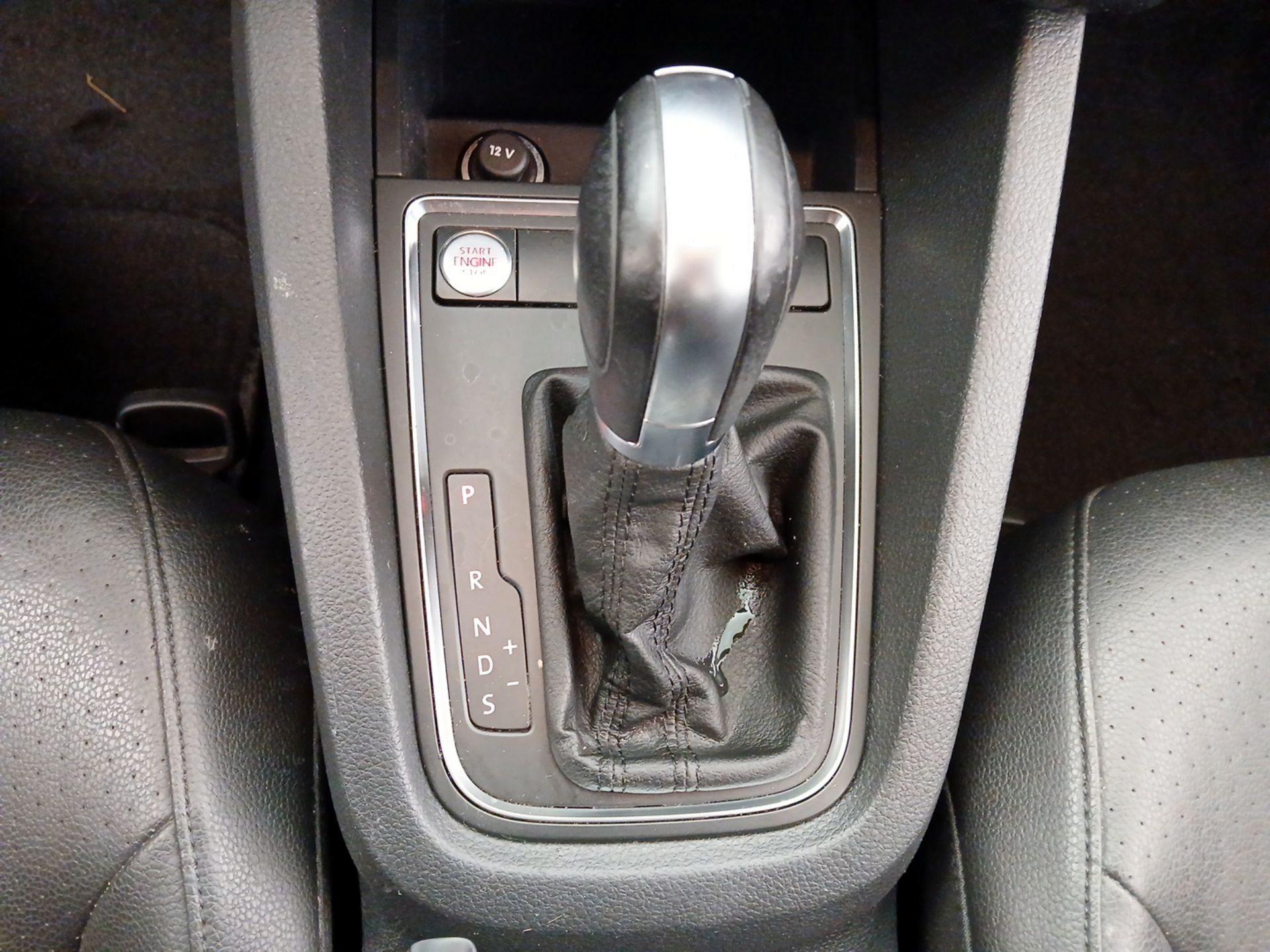 Thumbnail: 2017 Volkswagen Jetta - 17