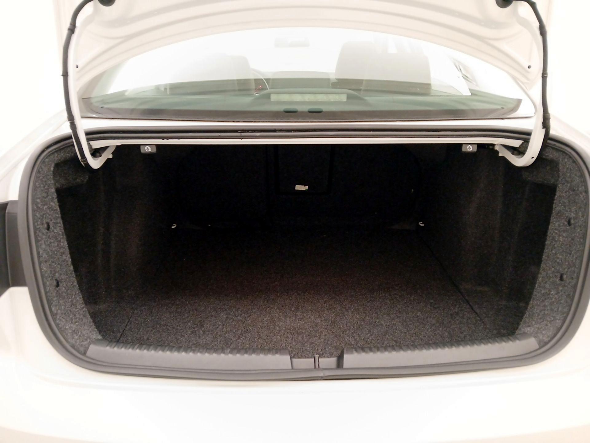 Thumbnail: 2017 Volkswagen Jetta - 20