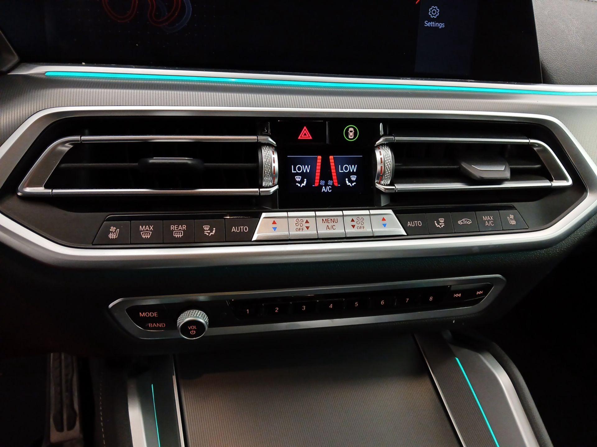 Thumbnail: 2022 BMW X6 - 17