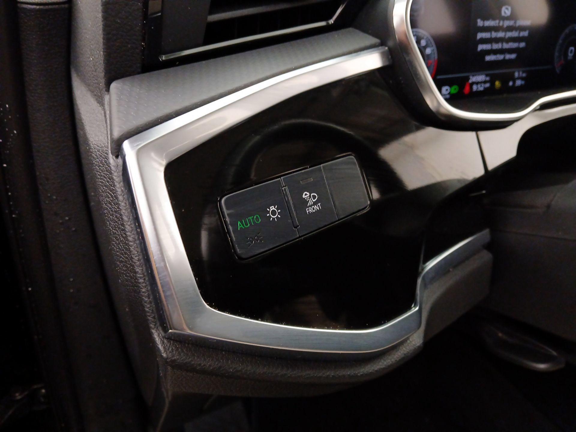 Thumbnail: 2024 Audi Q3 - 13