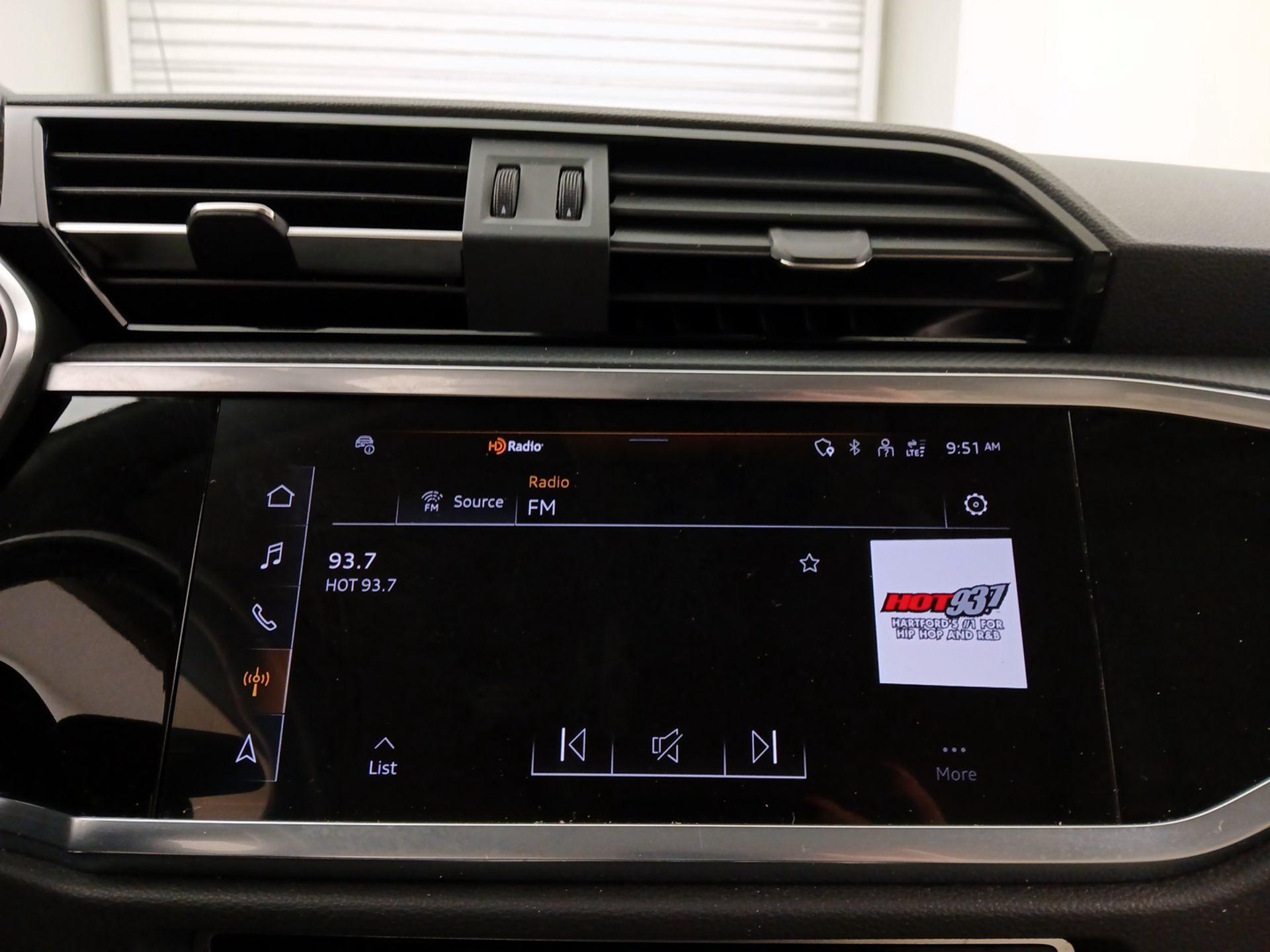 Thumbnail: 2024 Audi Q3 - 15