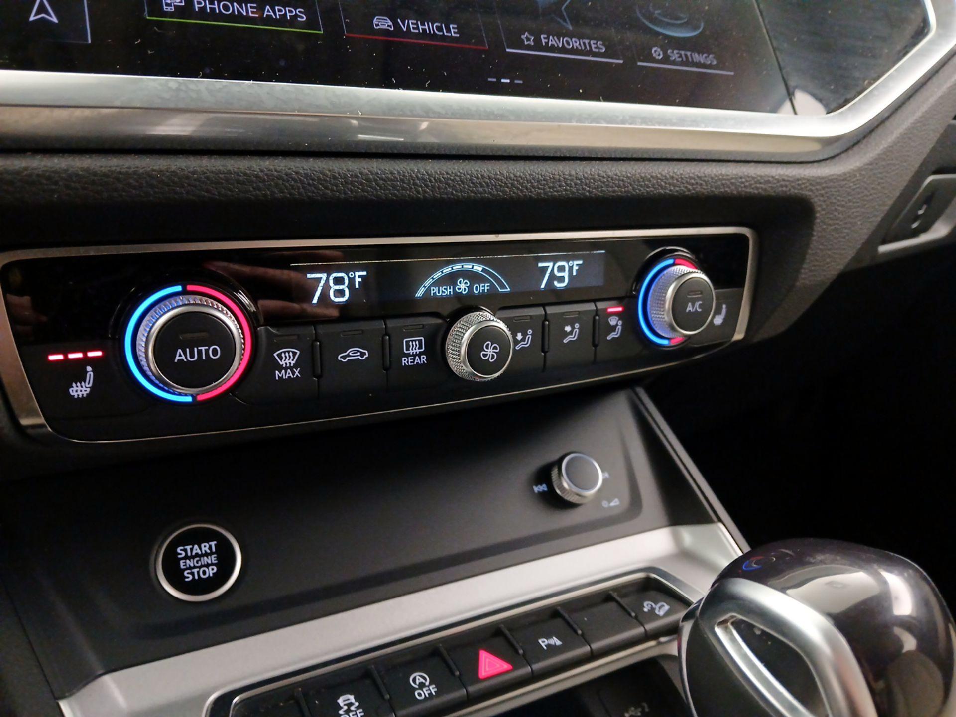 Thumbnail: 2024 Audi Q3 - 16