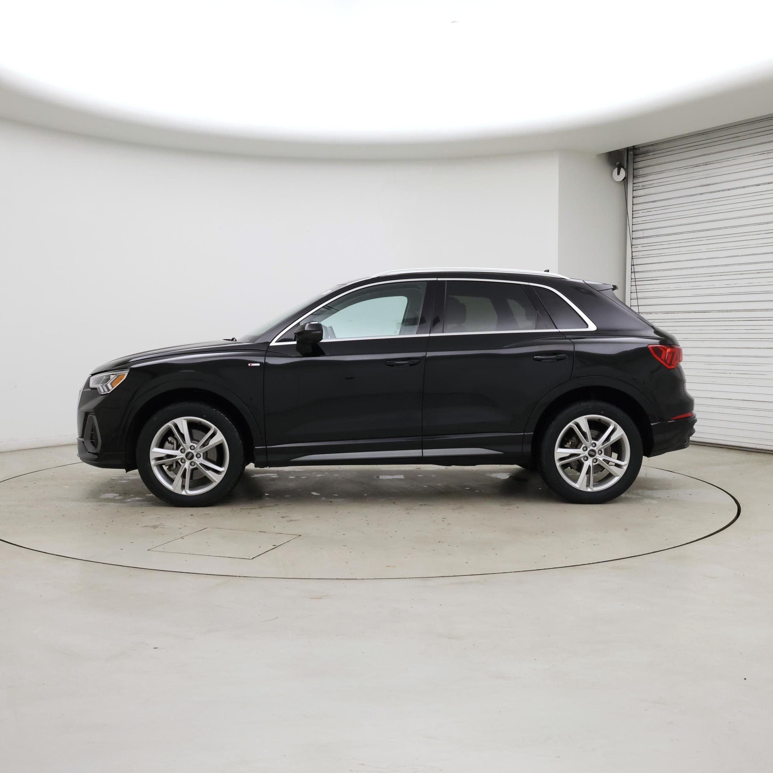 Thumbnail: 2024 Audi Q3 - 3