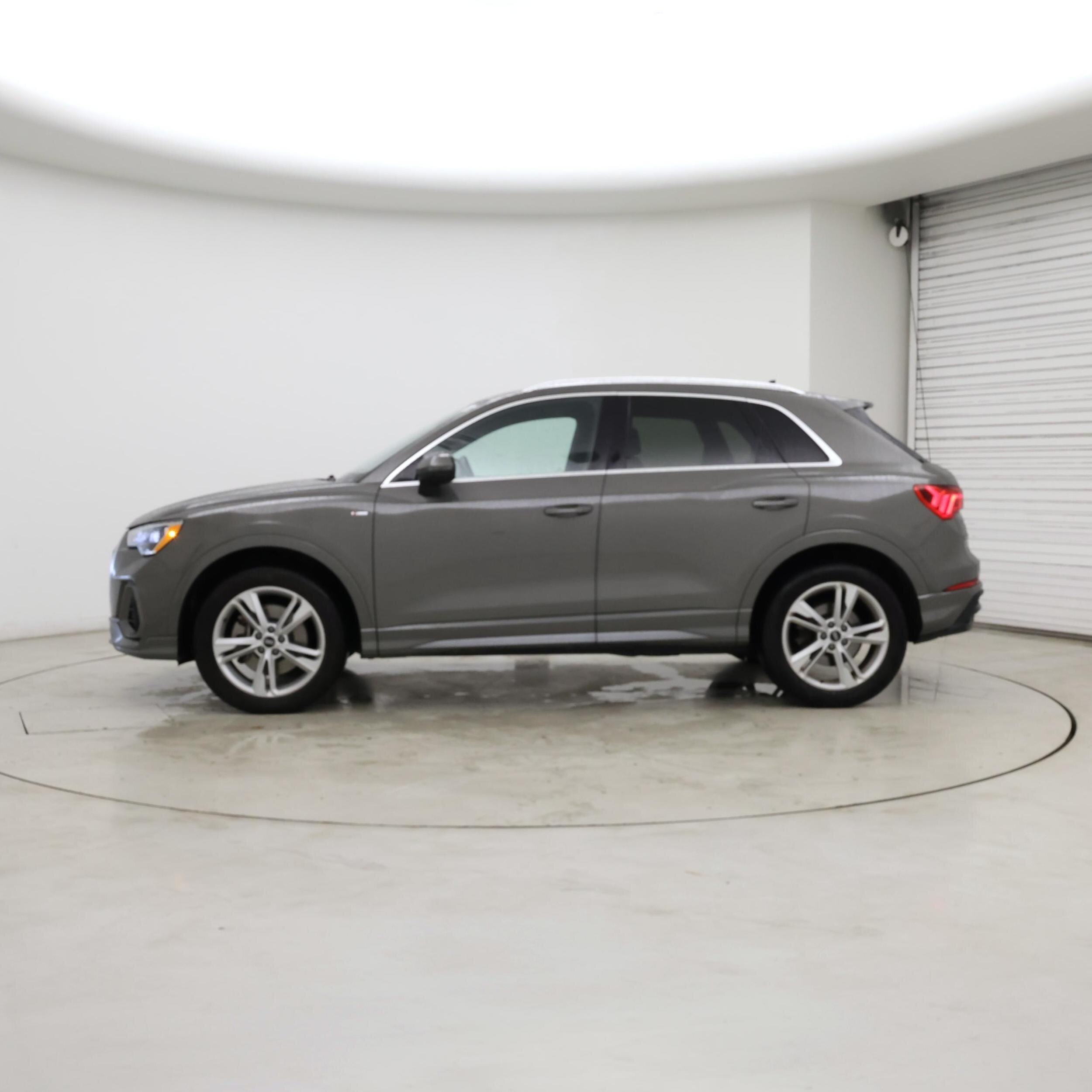 Thumbnail: 2021 Audi Q3 - 3