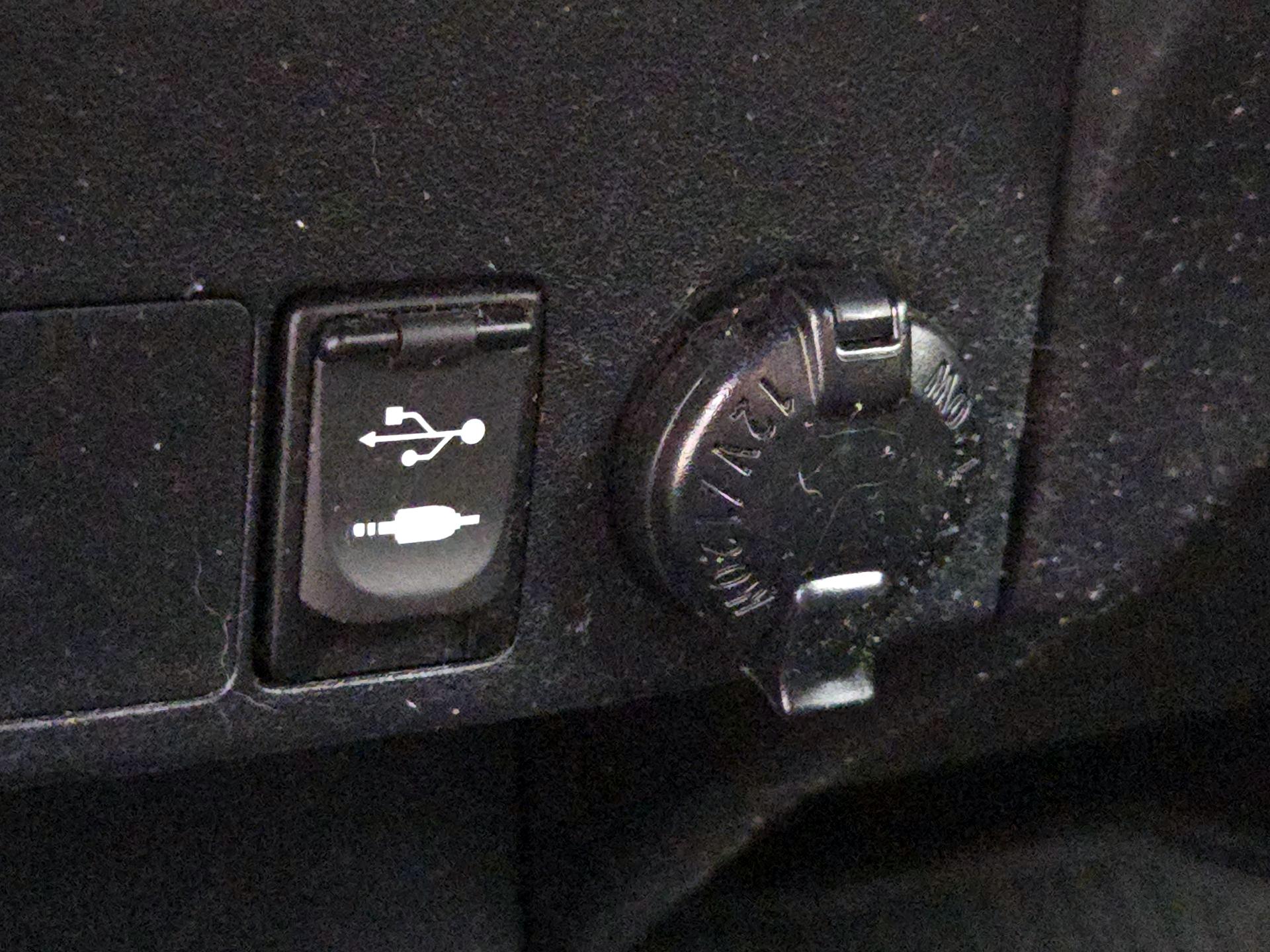 Thumbnail: 2018 Toyota RAV4 - 18