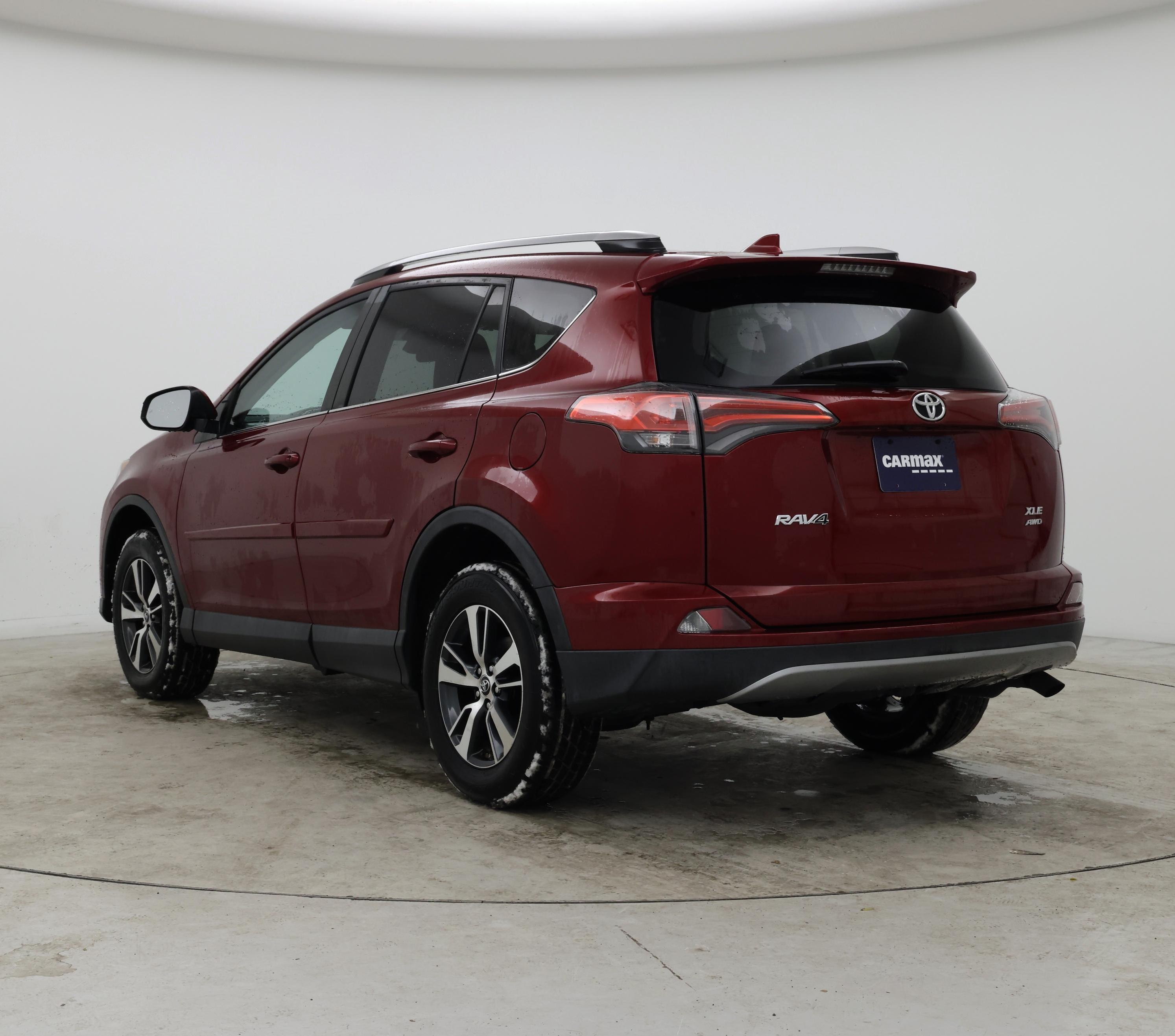 Thumbnail: 2018 Toyota RAV4 - 2