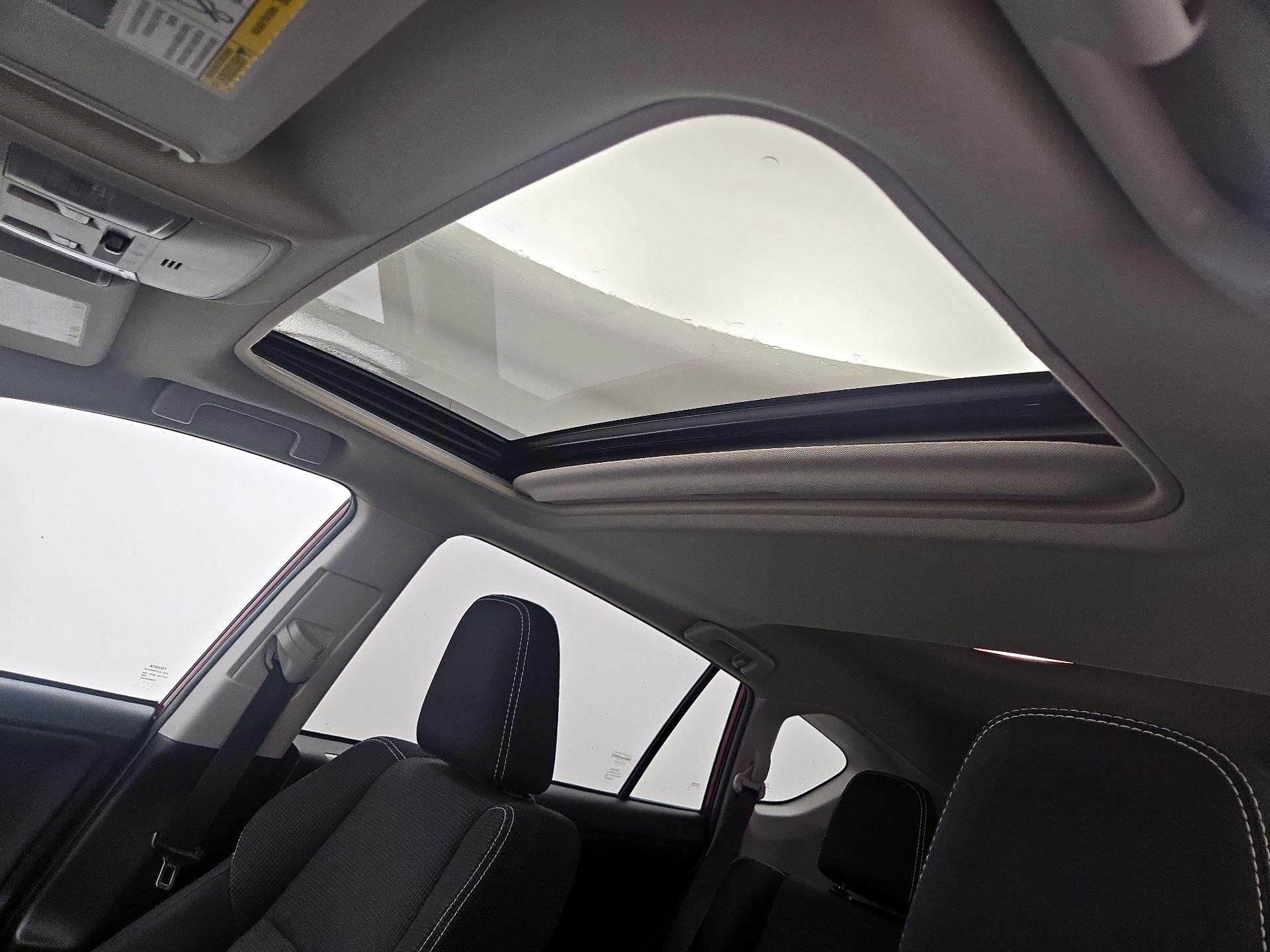 Thumbnail: 2018 Toyota RAV4 - 19