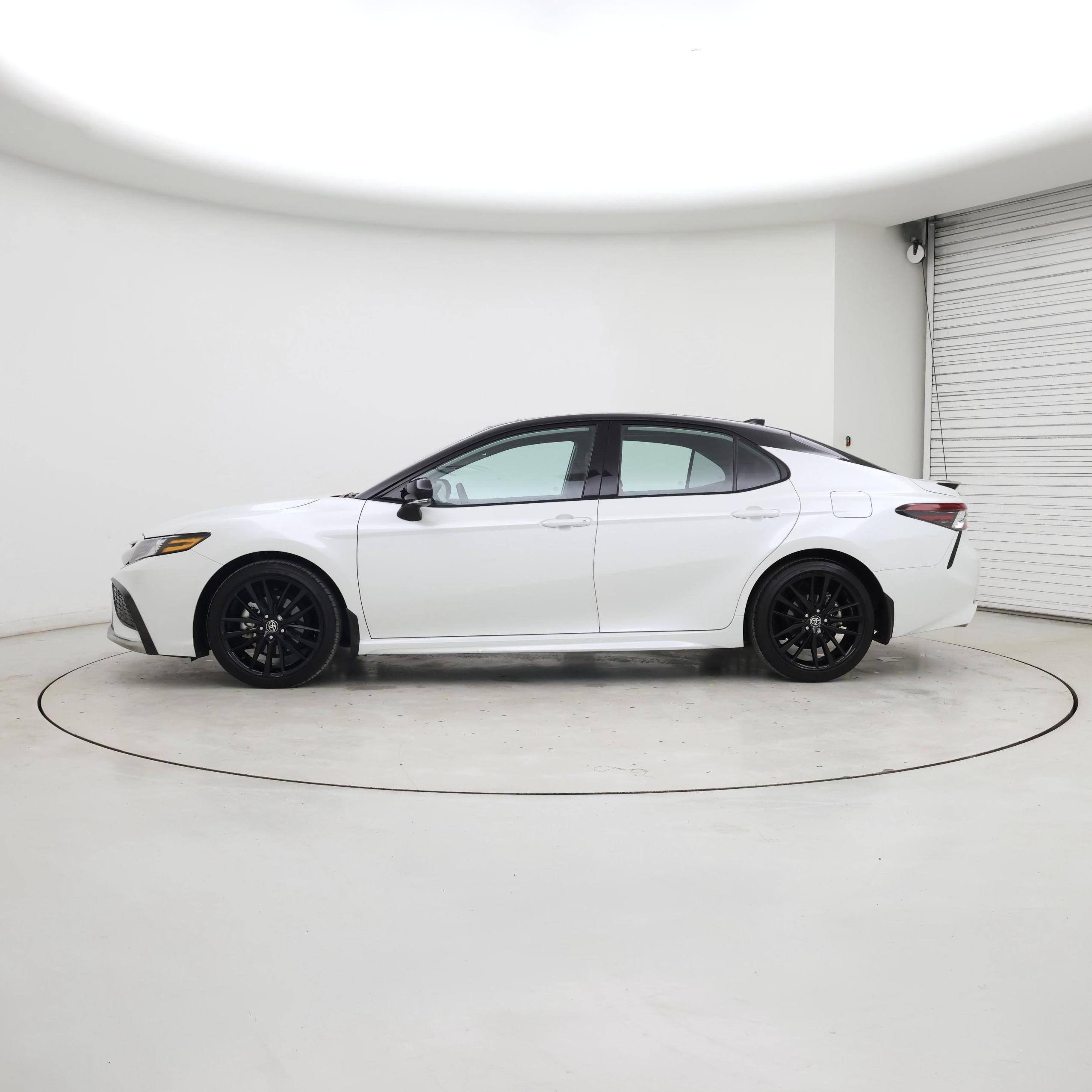 Thumbnail: 2023 Toyota Camry - 3