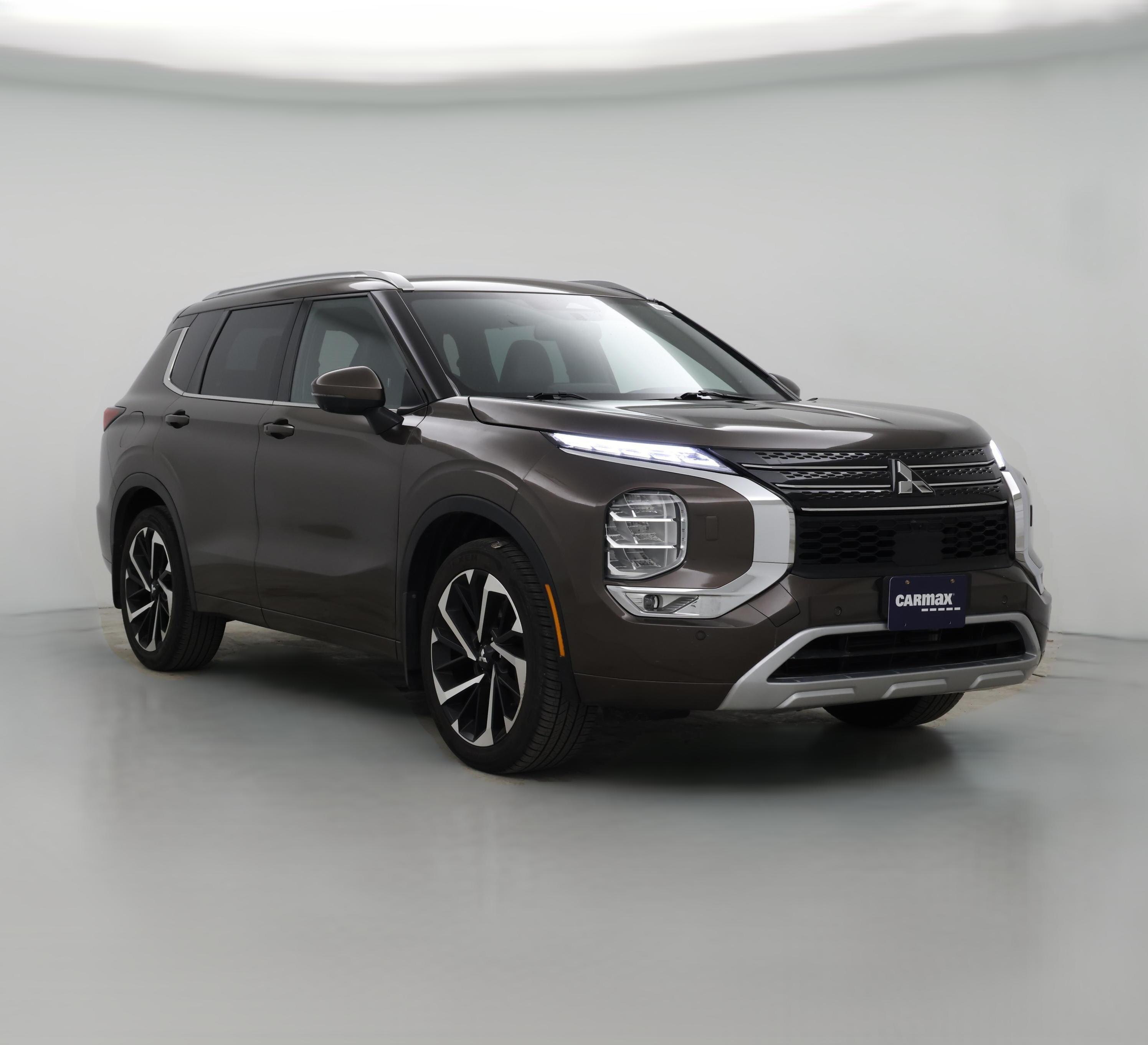 Thumbnail: 2022 Mitsubishi Outlander - 1