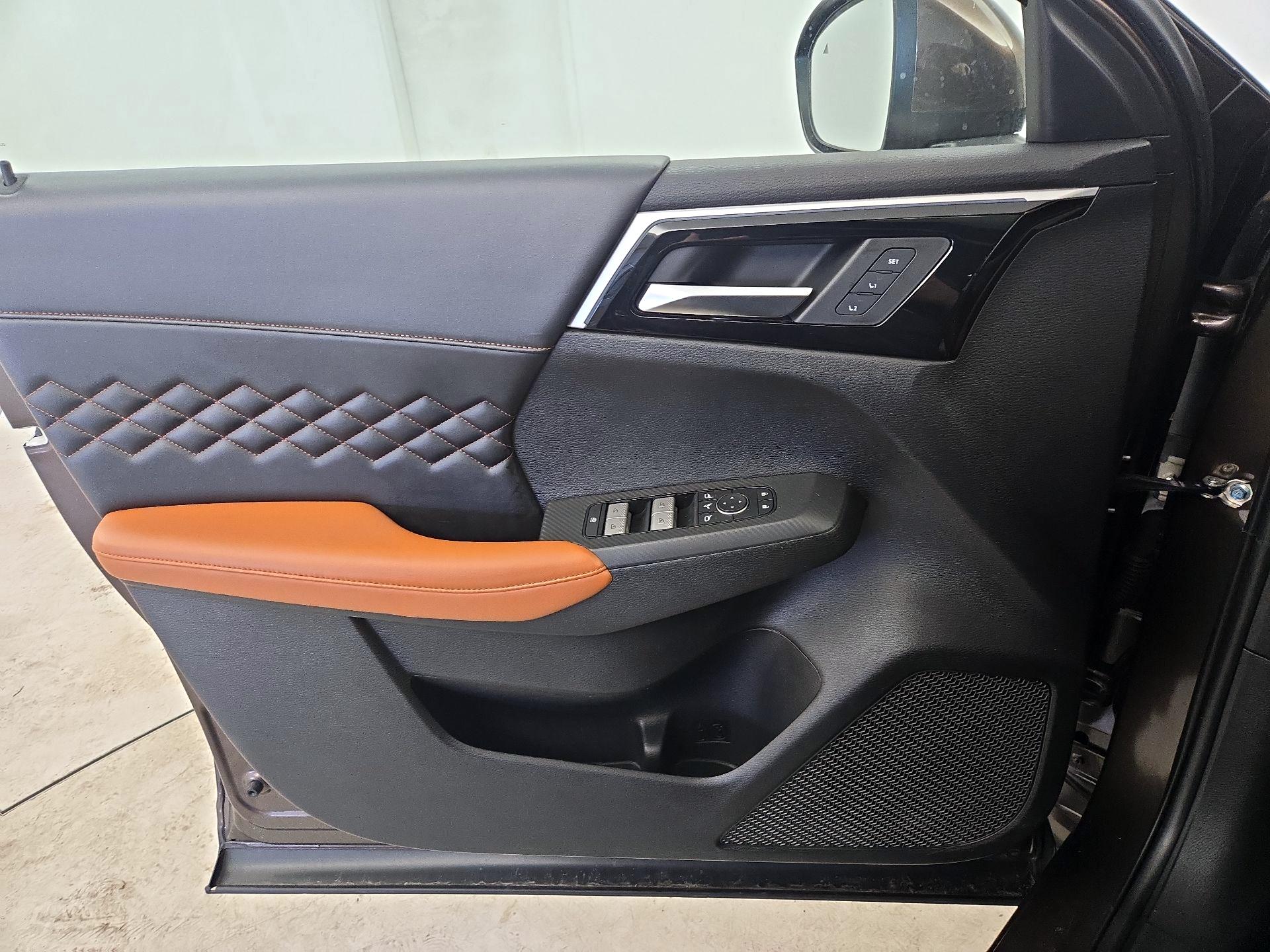 Thumbnail: 2022 Mitsubishi Outlander - 12