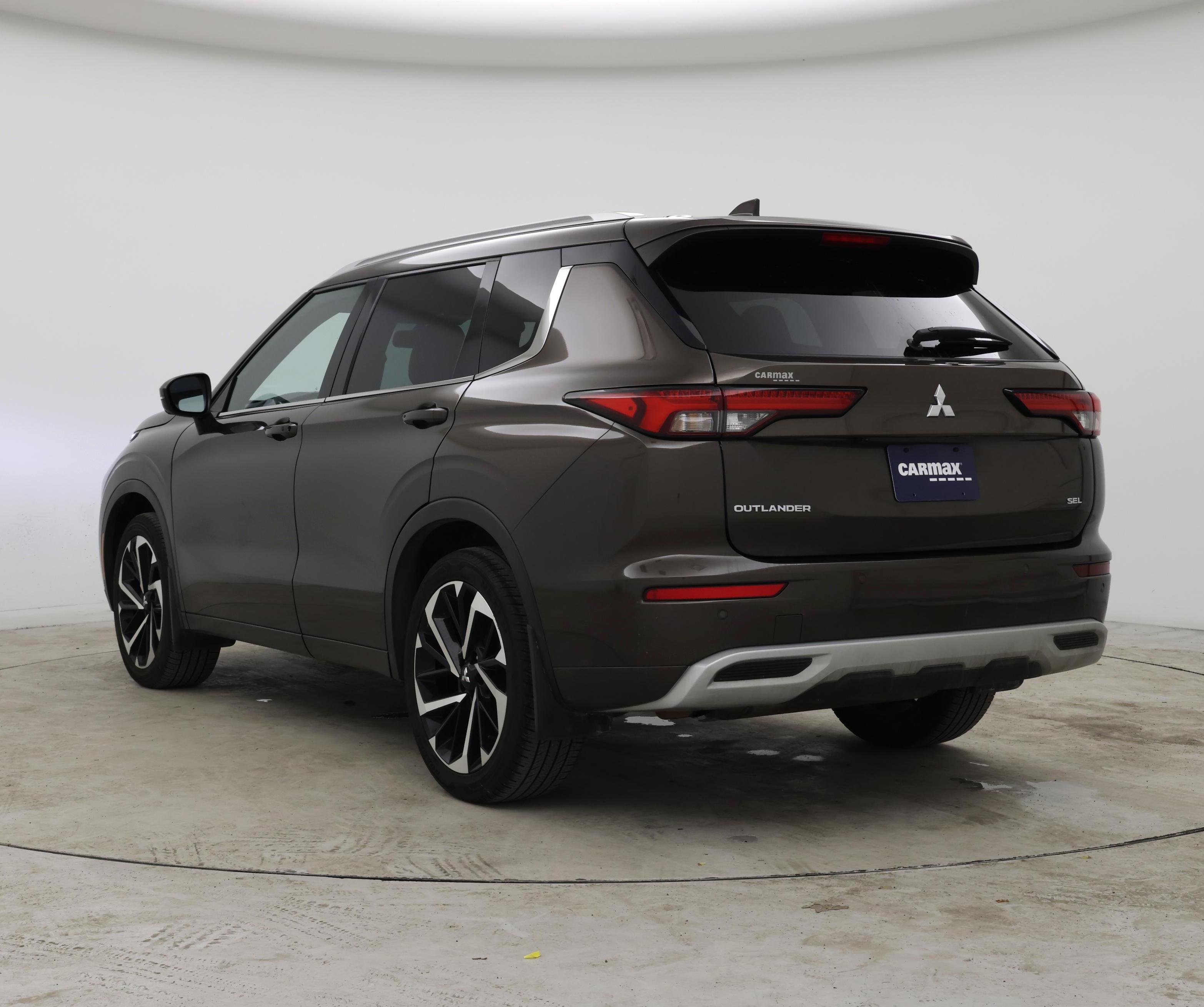 Thumbnail: 2022 Mitsubishi Outlander - 2