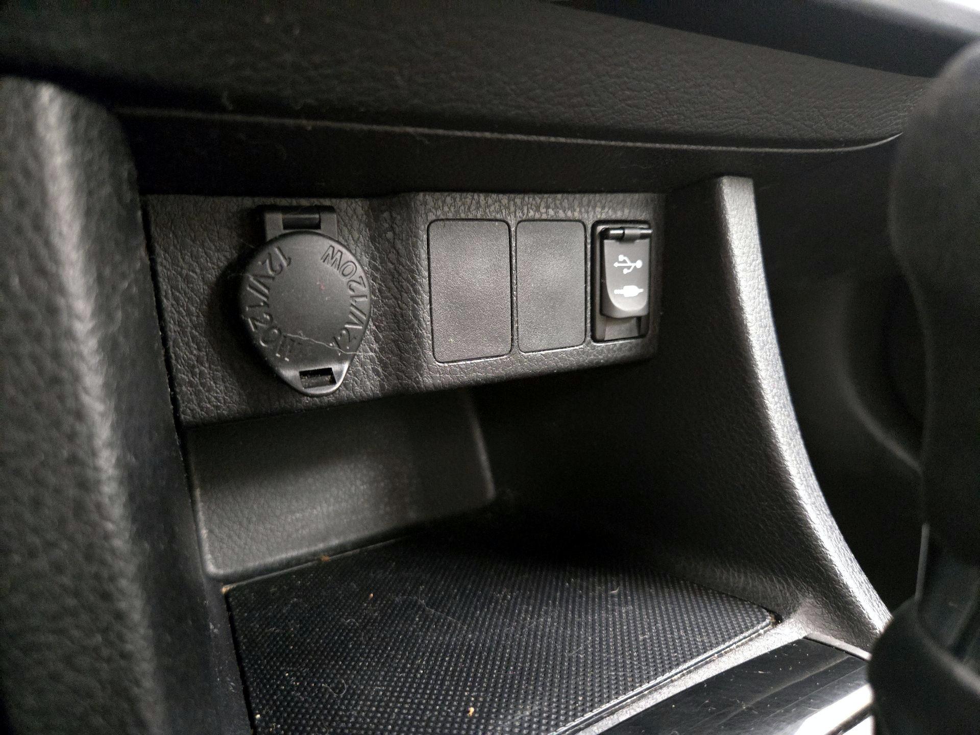 Thumbnail: 2015 Toyota Corolla - 18