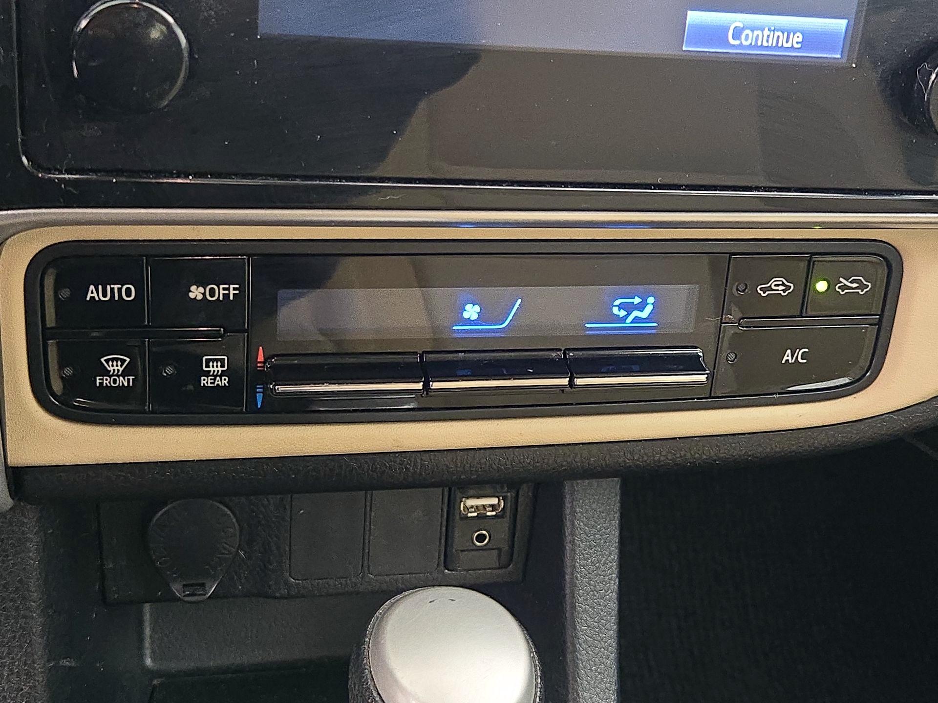 Thumbnail: 2017 Toyota Corolla - 16