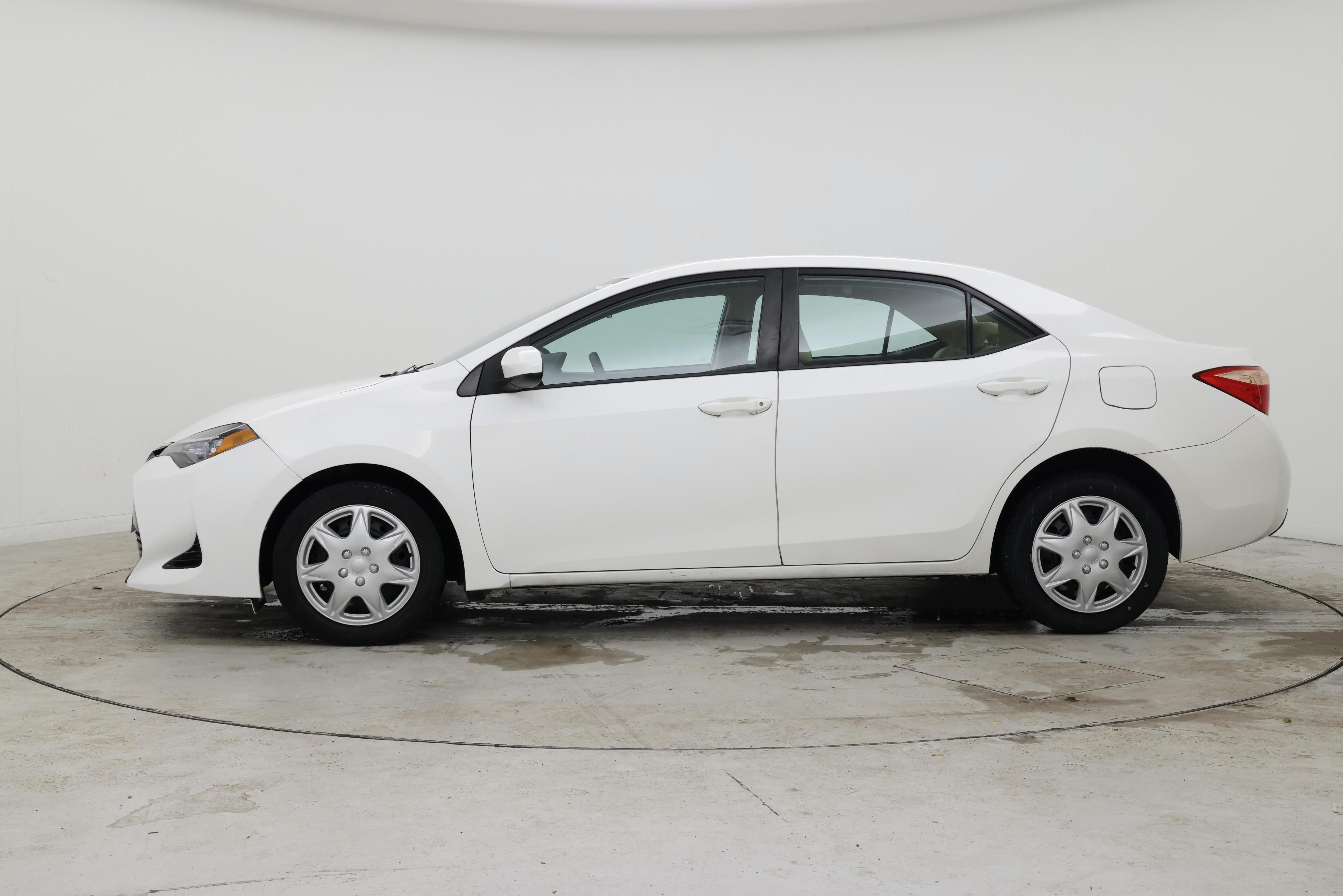 Thumbnail: 2017 Toyota Corolla - 3