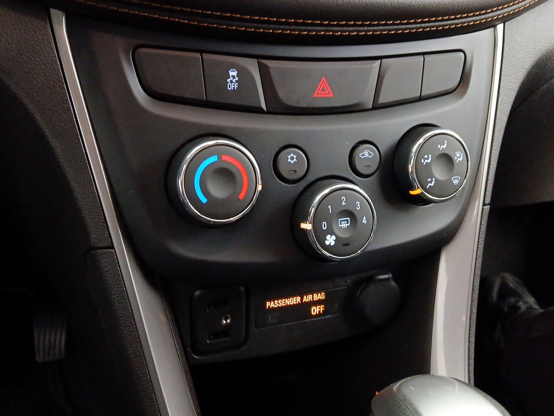 Thumbnail: 2019 Chevrolet Trax - 17