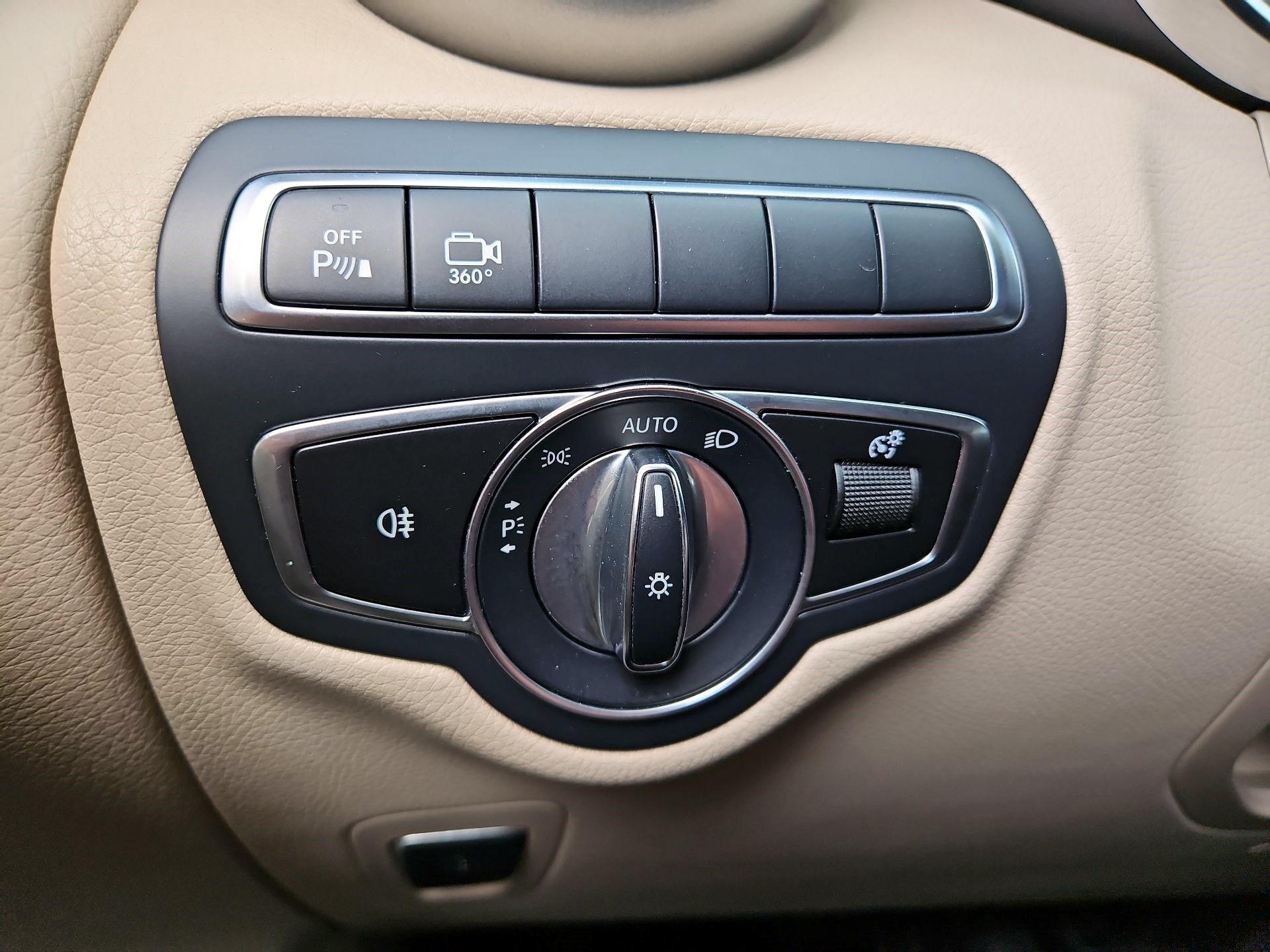 Thumbnail: 2019 Mercedes-Benz GLC - 11