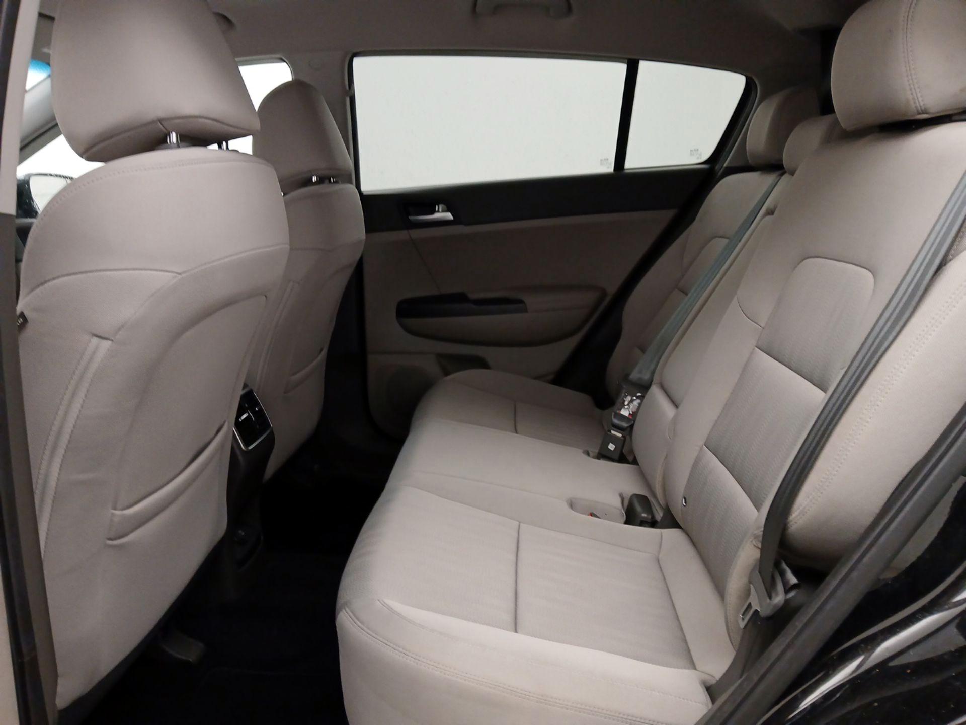 Thumbnail: 2017 Kia Sportage - 19