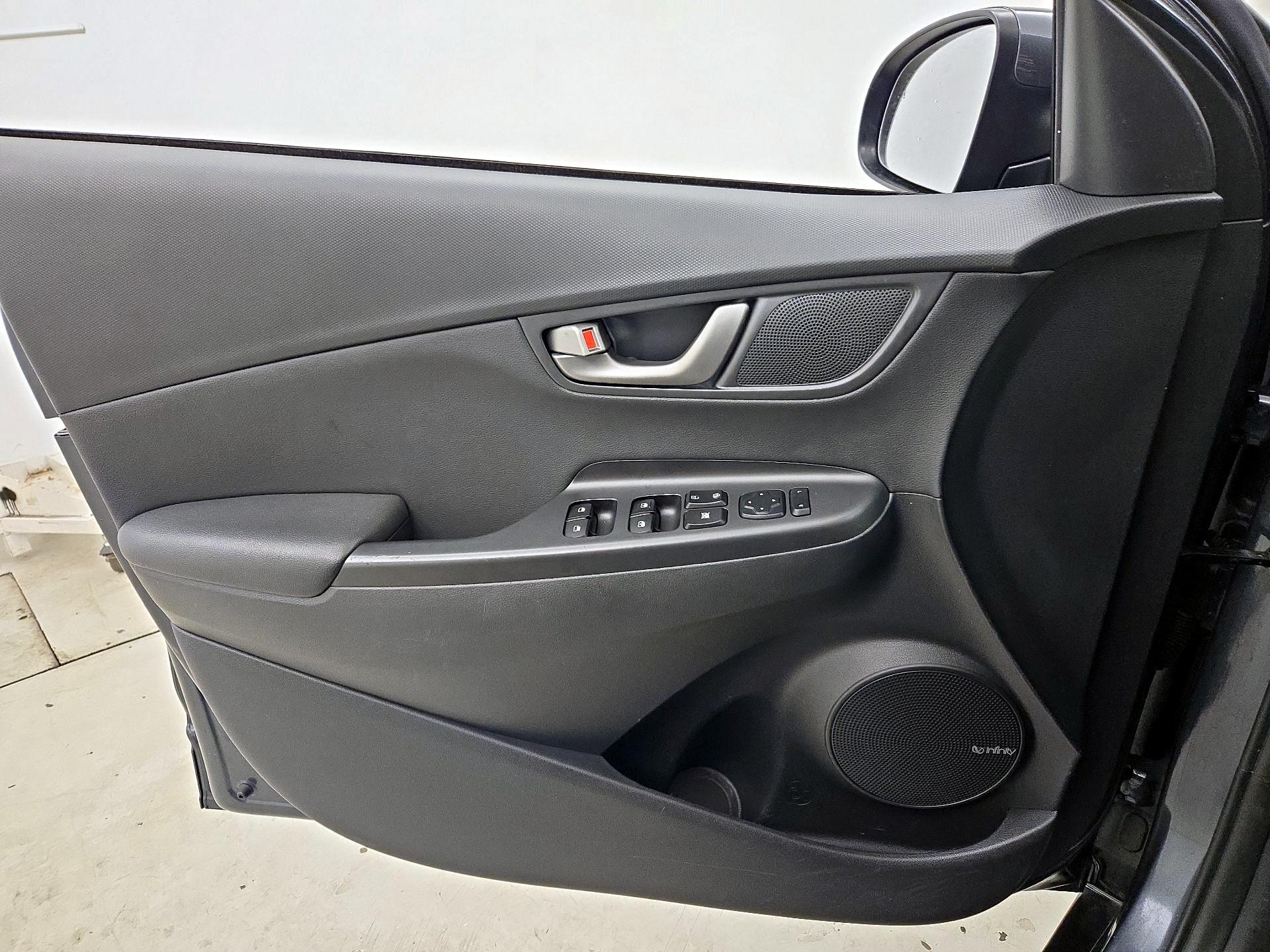 Thumbnail: 2018 Hyundai Kona - 12