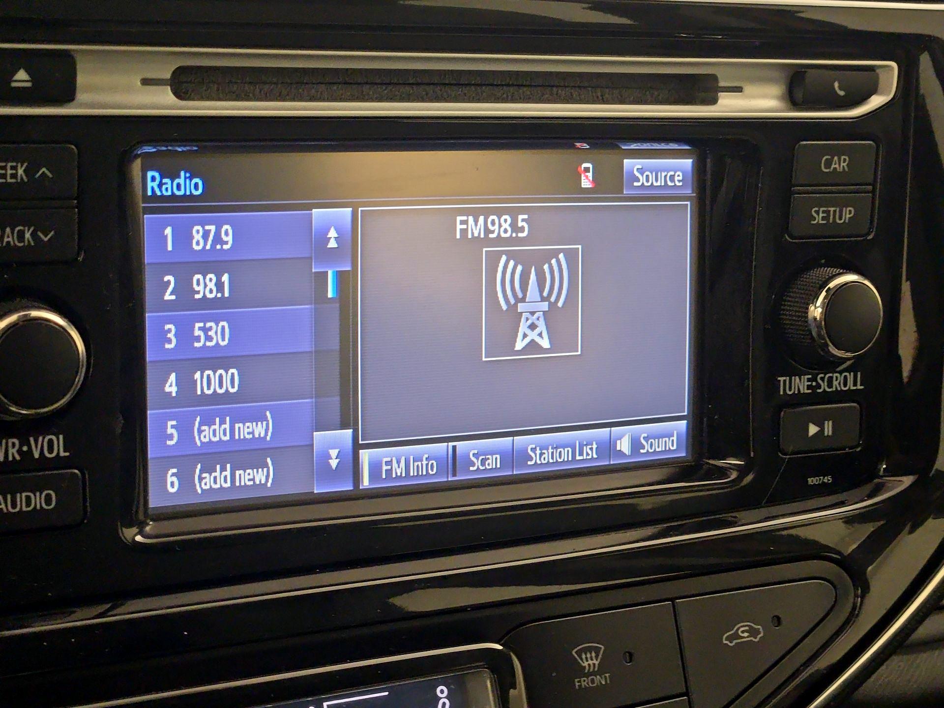 Thumbnail: 2018 Toyota Prius c - 15