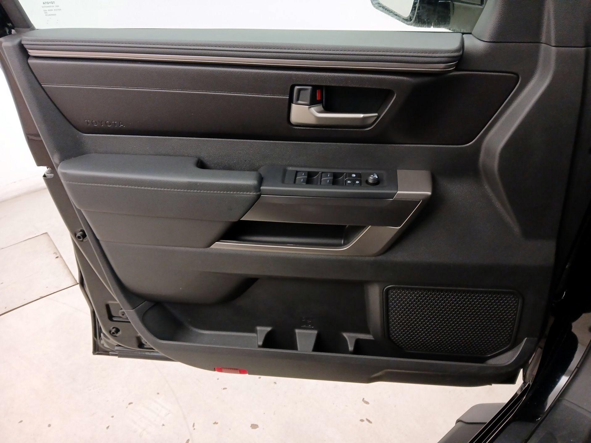 Thumbnail: 2025 Toyota Tundra - 12