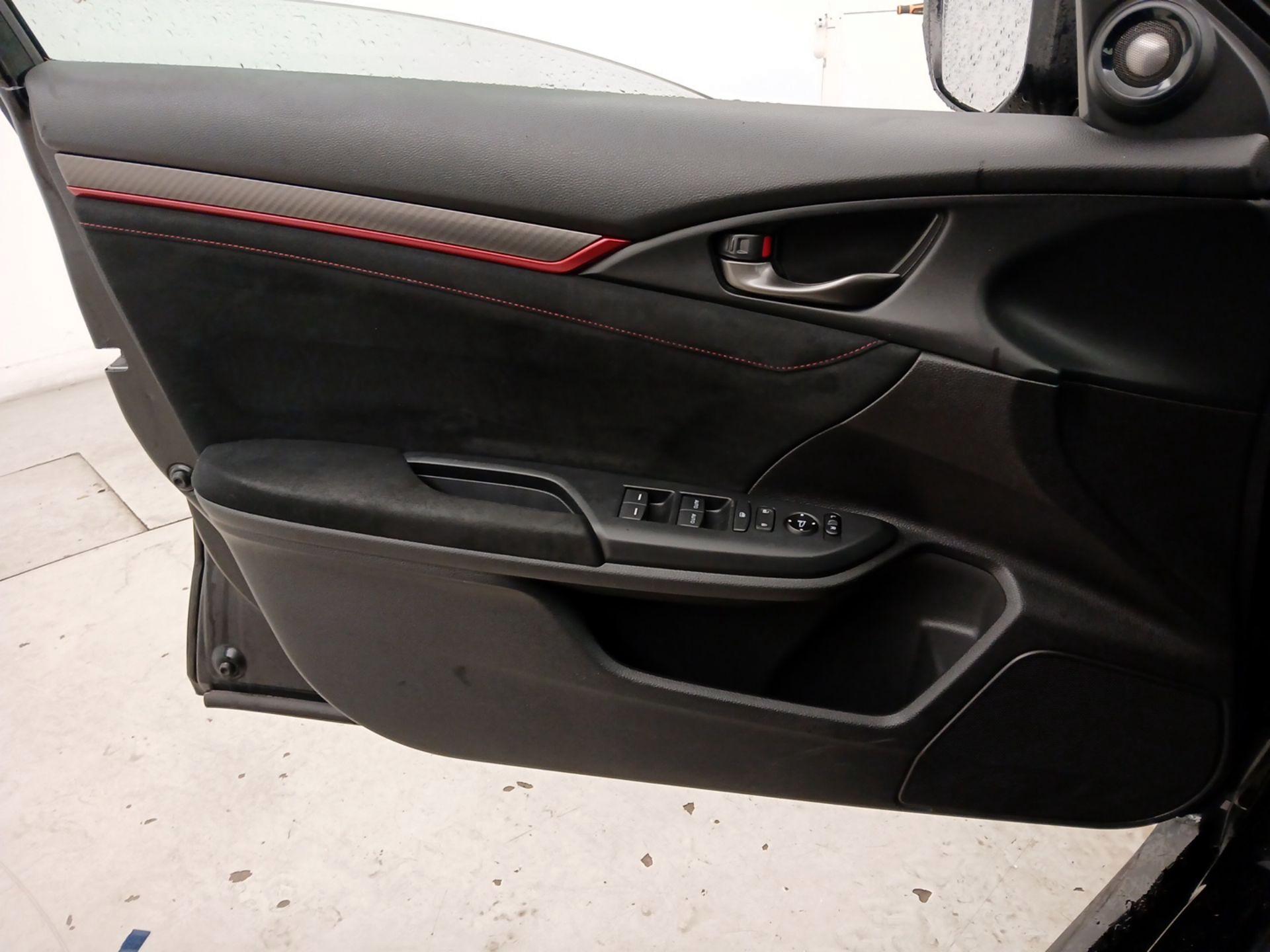 Thumbnail: 2017 Honda Civic - 12