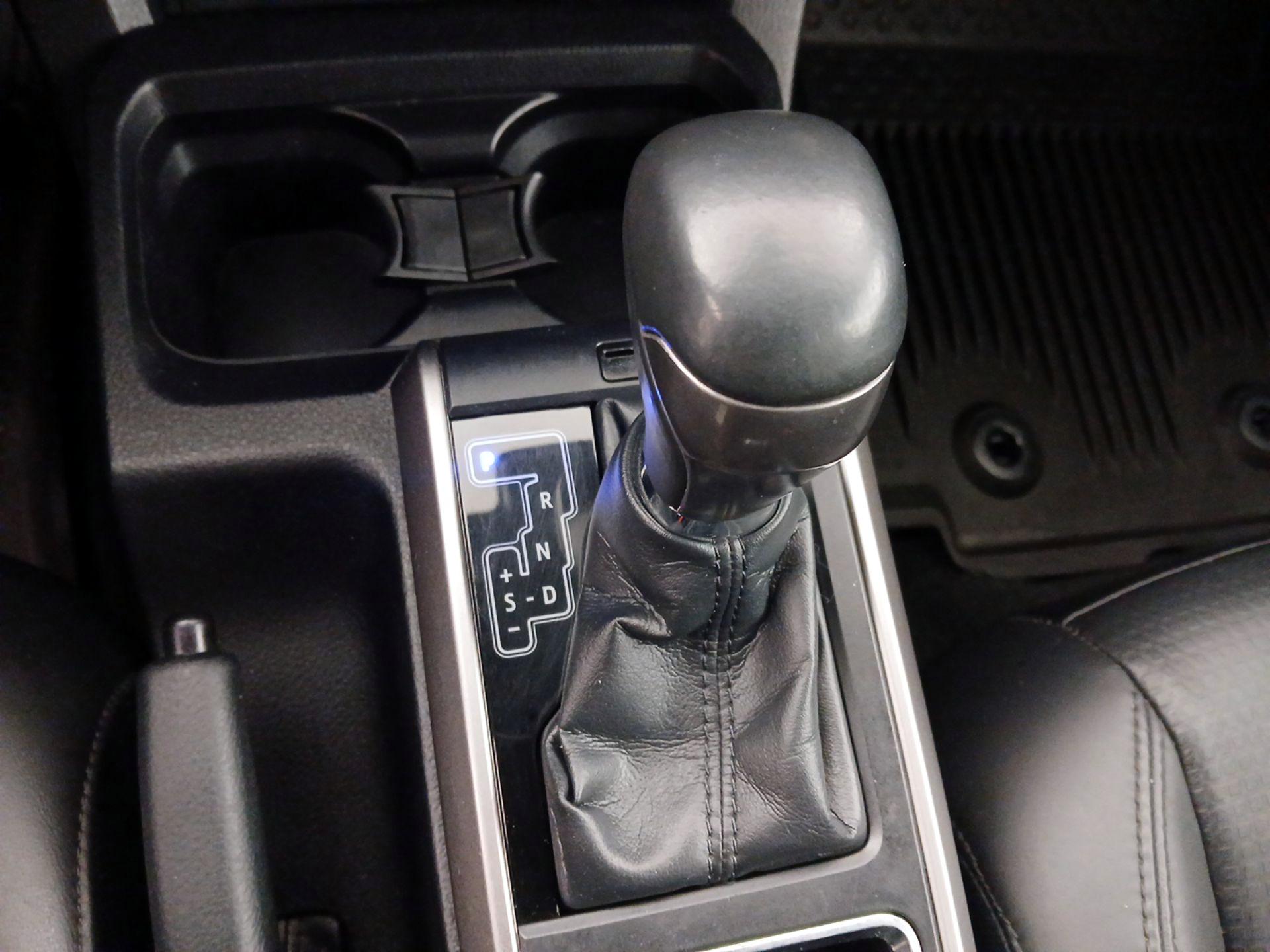 Thumbnail: 2019 Toyota Tacoma - 17