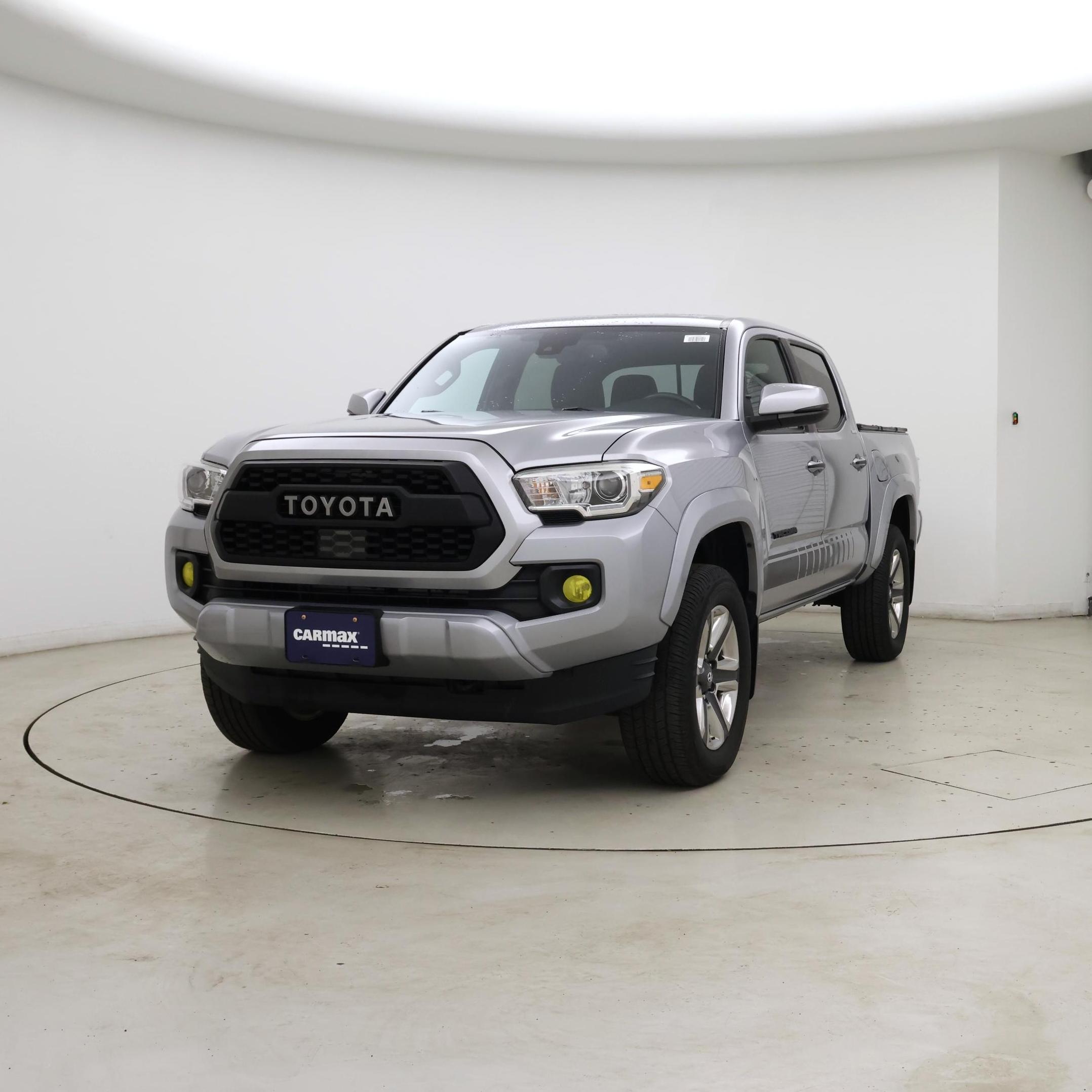 Thumbnail: 2019 Toyota Tacoma - 4