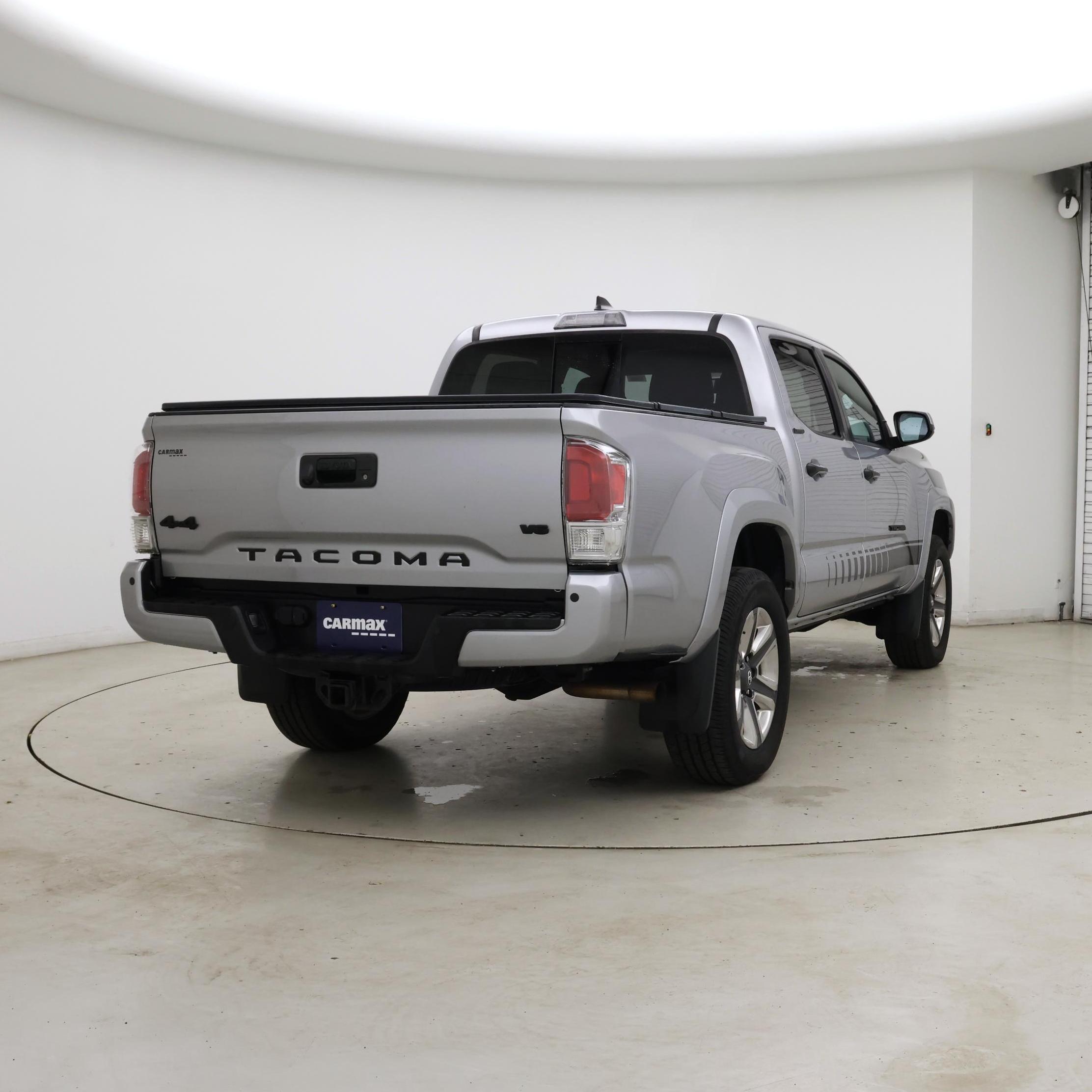 Thumbnail: 2019 Toyota Tacoma - 8