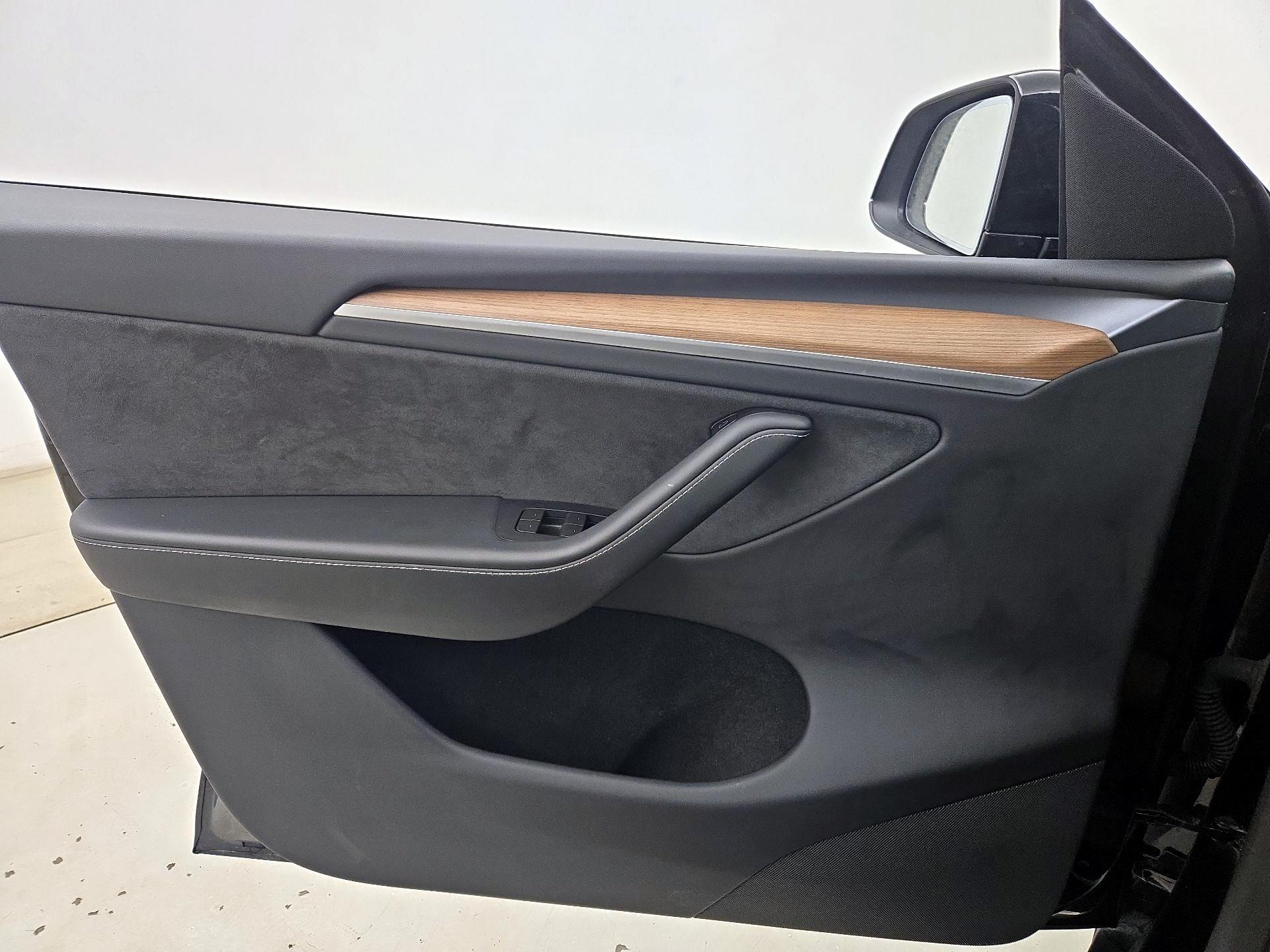 Thumbnail: 2024 Tesla Model Y - 12