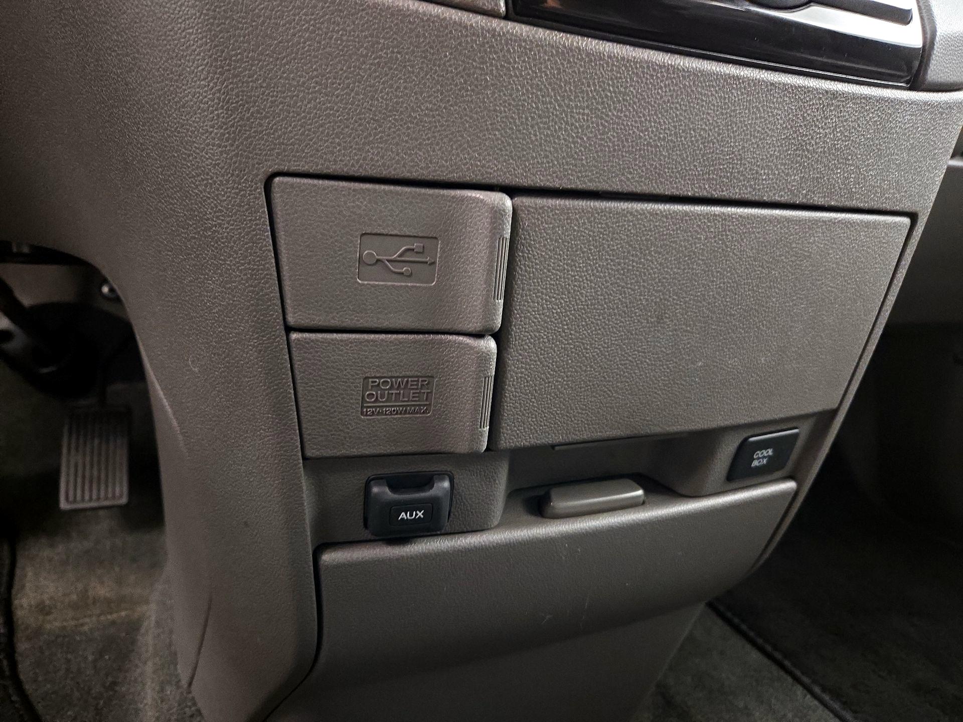 Thumbnail: 2016 Honda Odyssey - 16