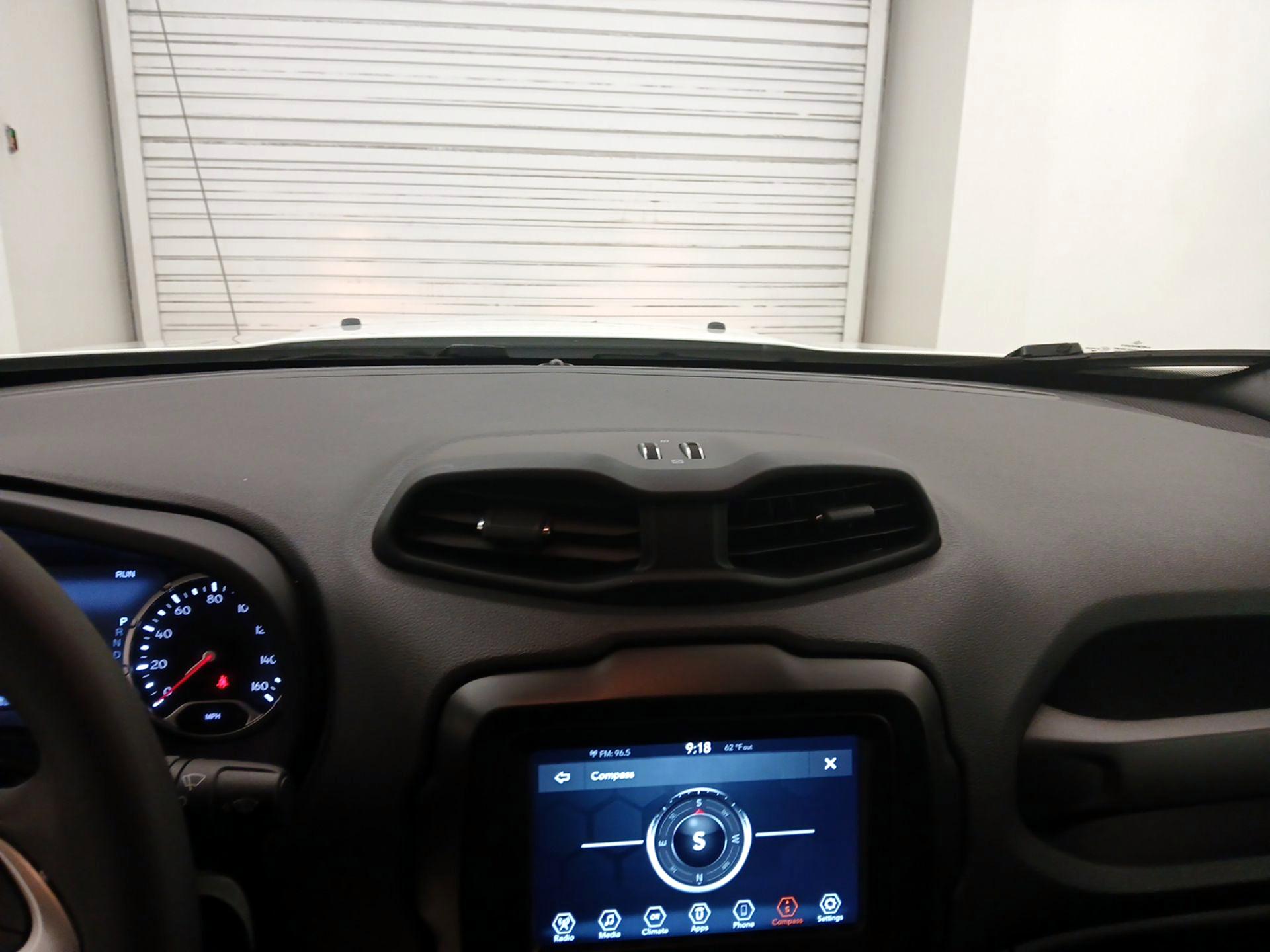 Thumbnail: 2021 Jeep Renegade - 9