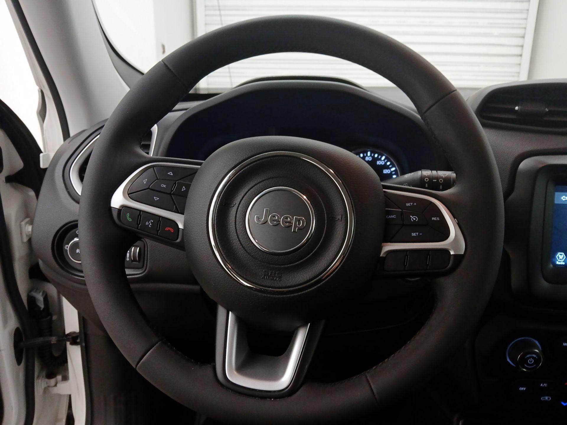 Thumbnail: 2021 Jeep Renegade - 10