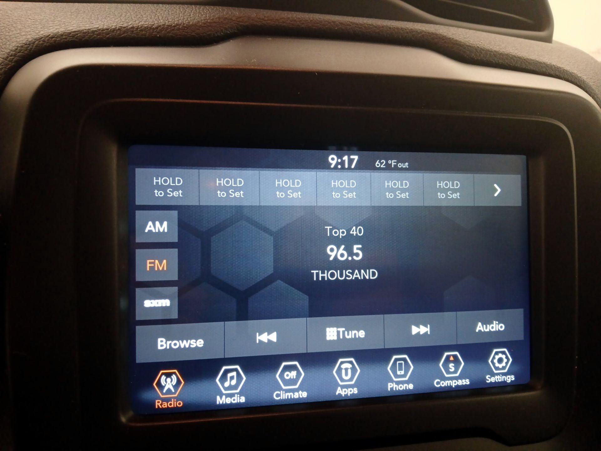 Thumbnail: 2021 Jeep Renegade - 15