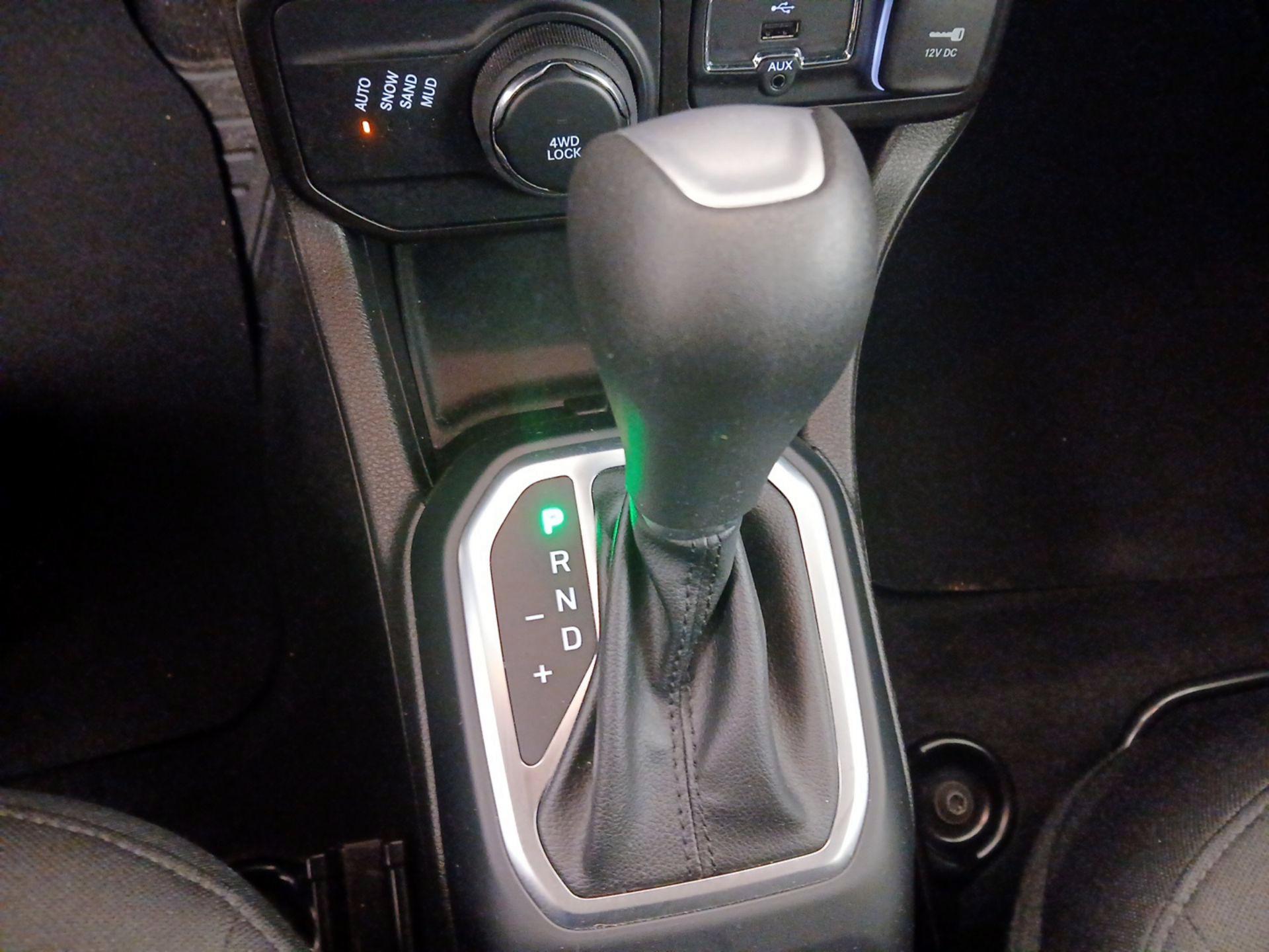 Thumbnail: 2021 Jeep Renegade - 17